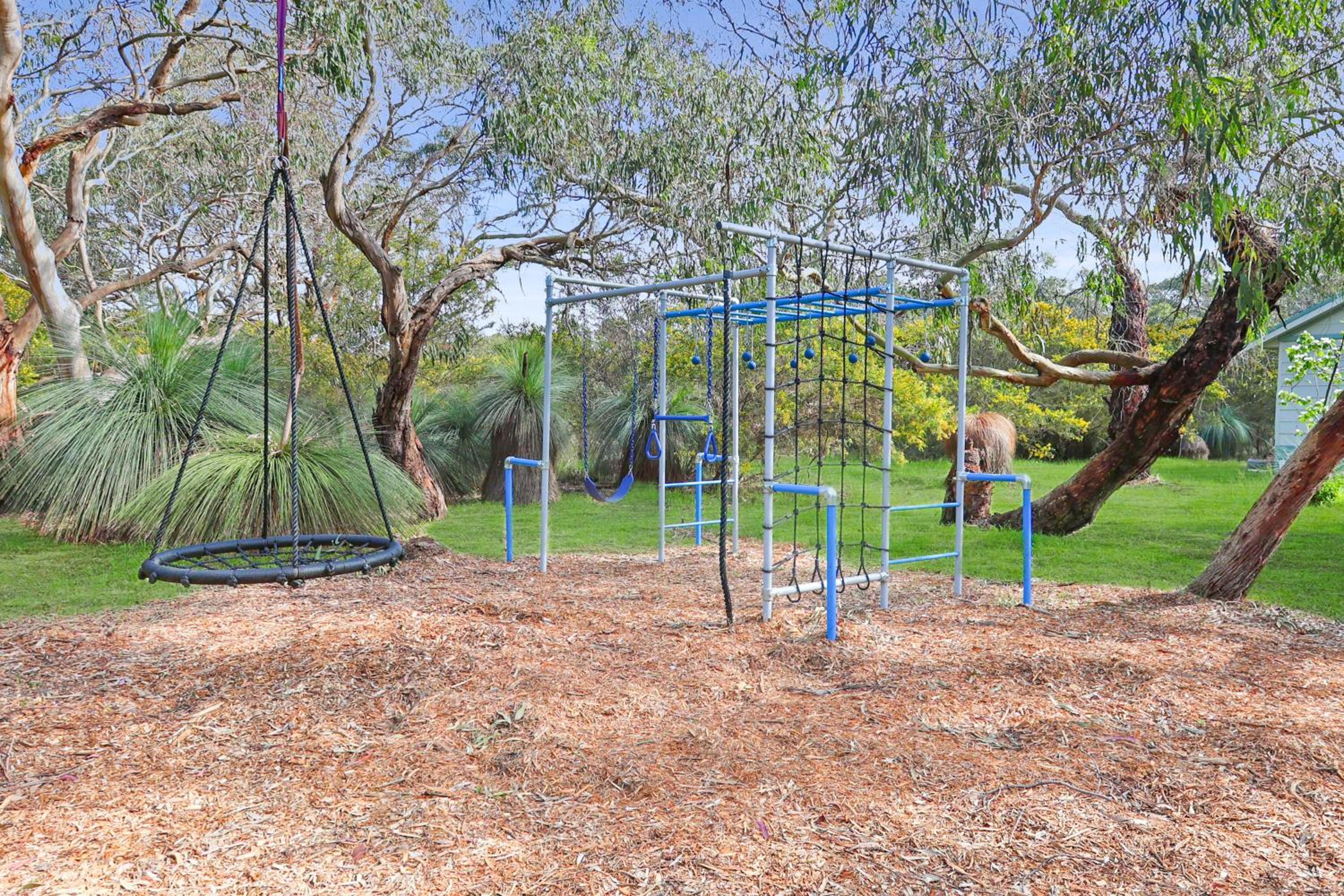 Homestead Pool House, Heated Pool, Spa, Basketball Court, Playground, Close to Adventure Park, Wineries, Golf, Beaches