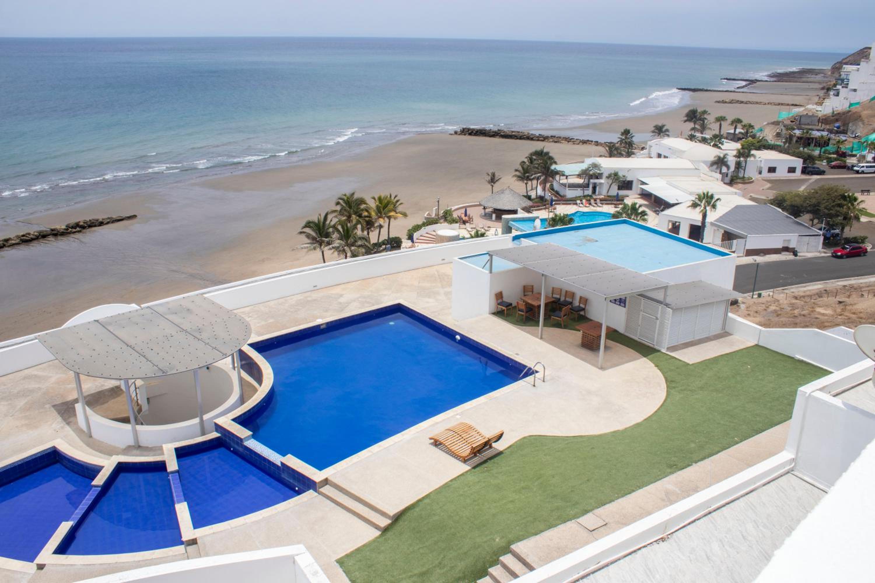Departamento familiar frente al mar