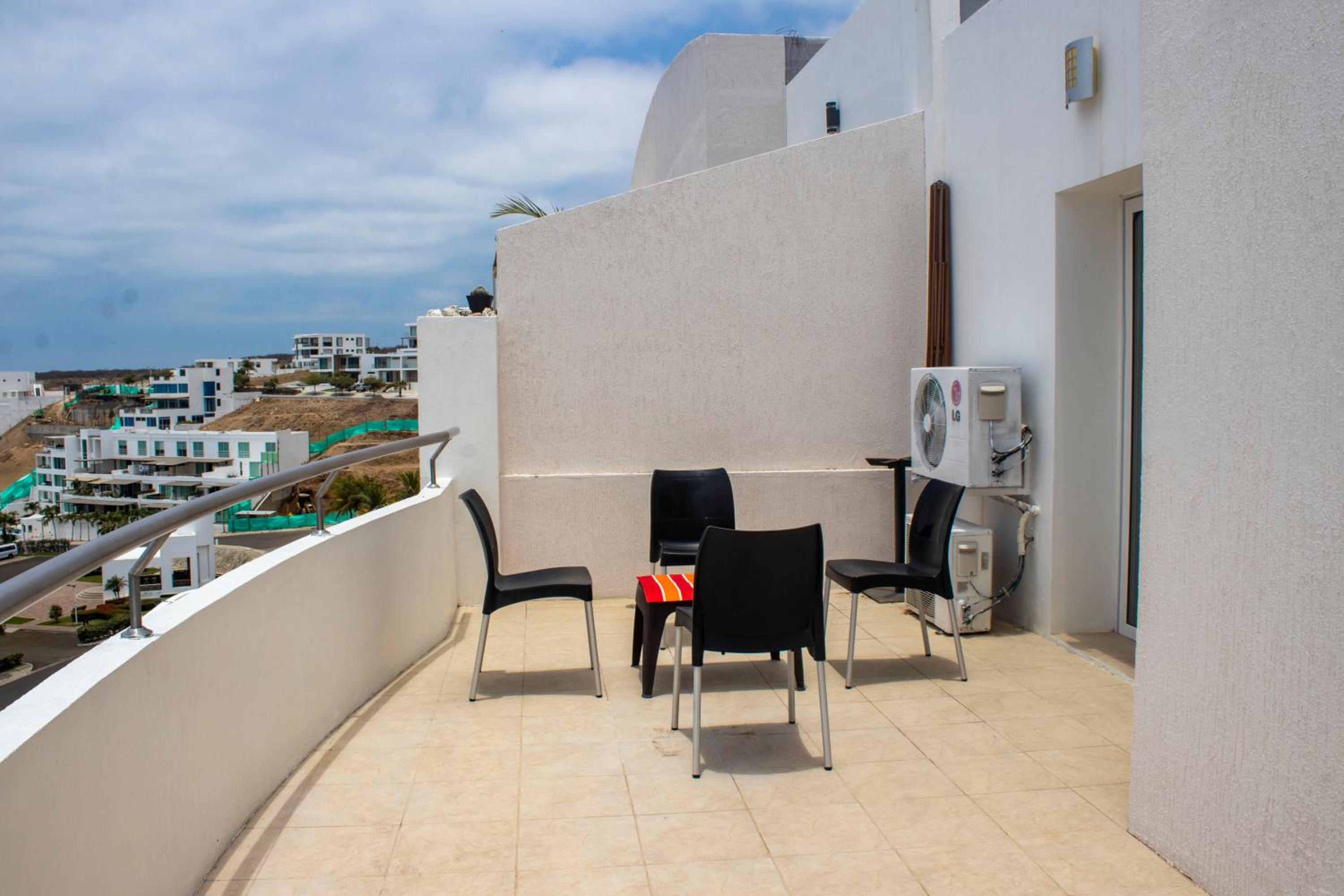 Departamento familiar frente al mar