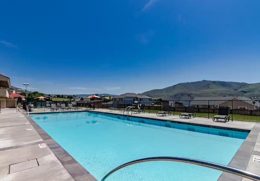 Lake Chelan Shores Condos