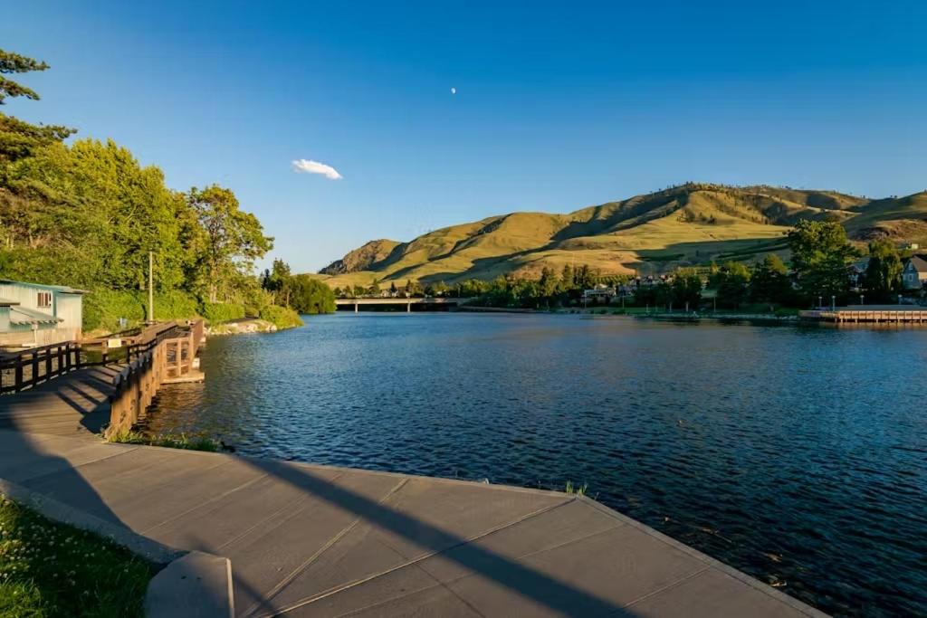 Lake Chelan Shores Condos