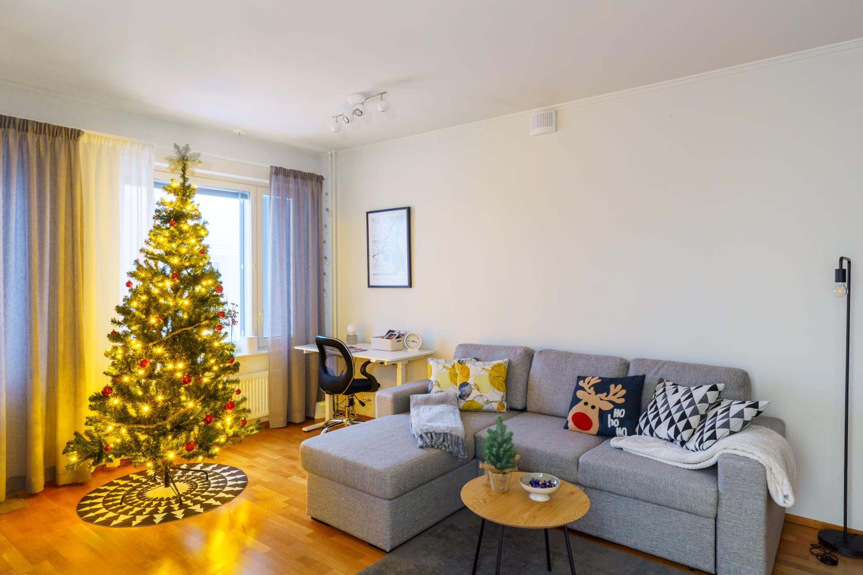 Adorable Arctic Apartments - Private Sauna & Free Parking