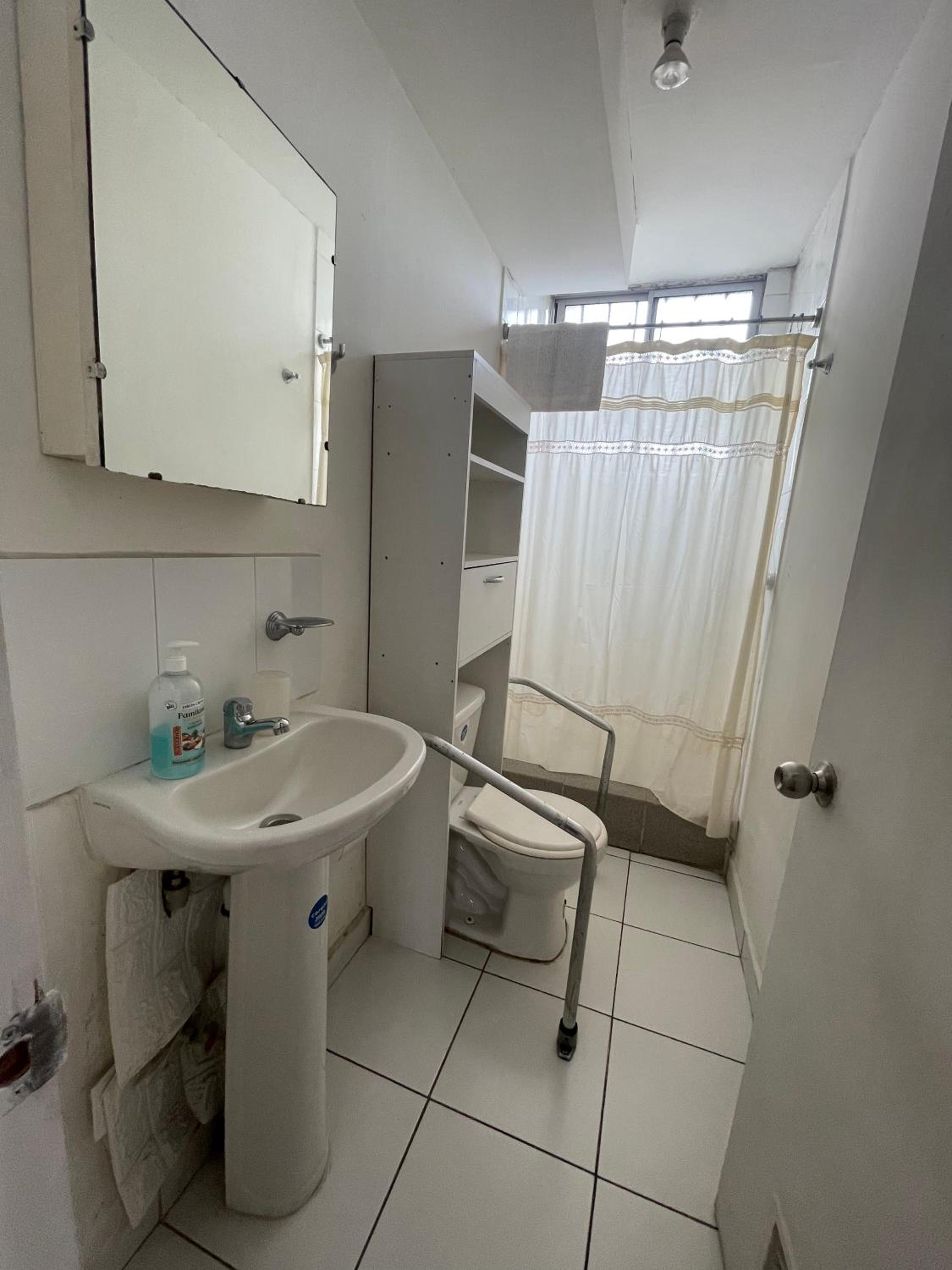 Apartamento cómodo en 2do piso