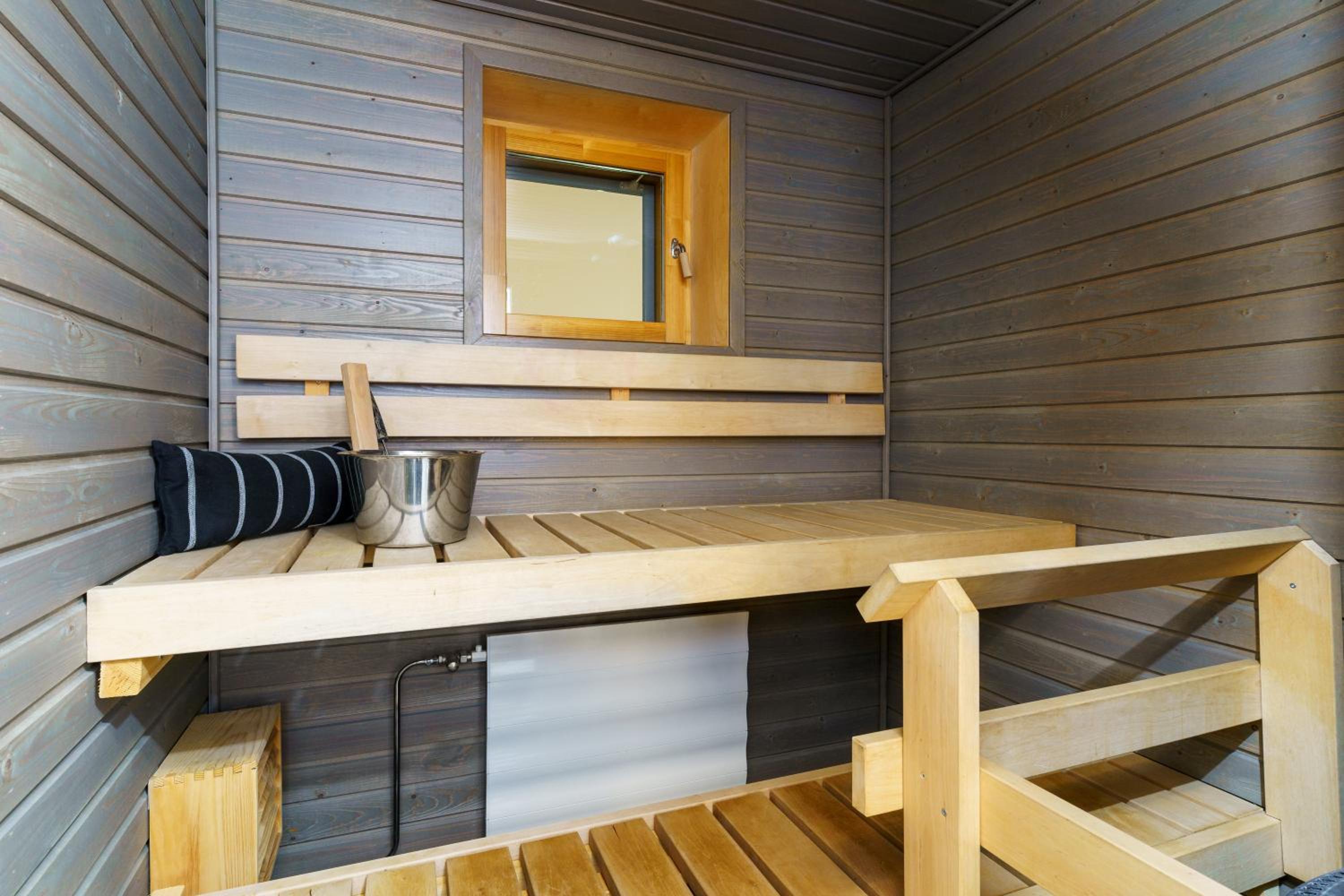 Adorable Arctic Apartments - Private Sauna & Free Parking