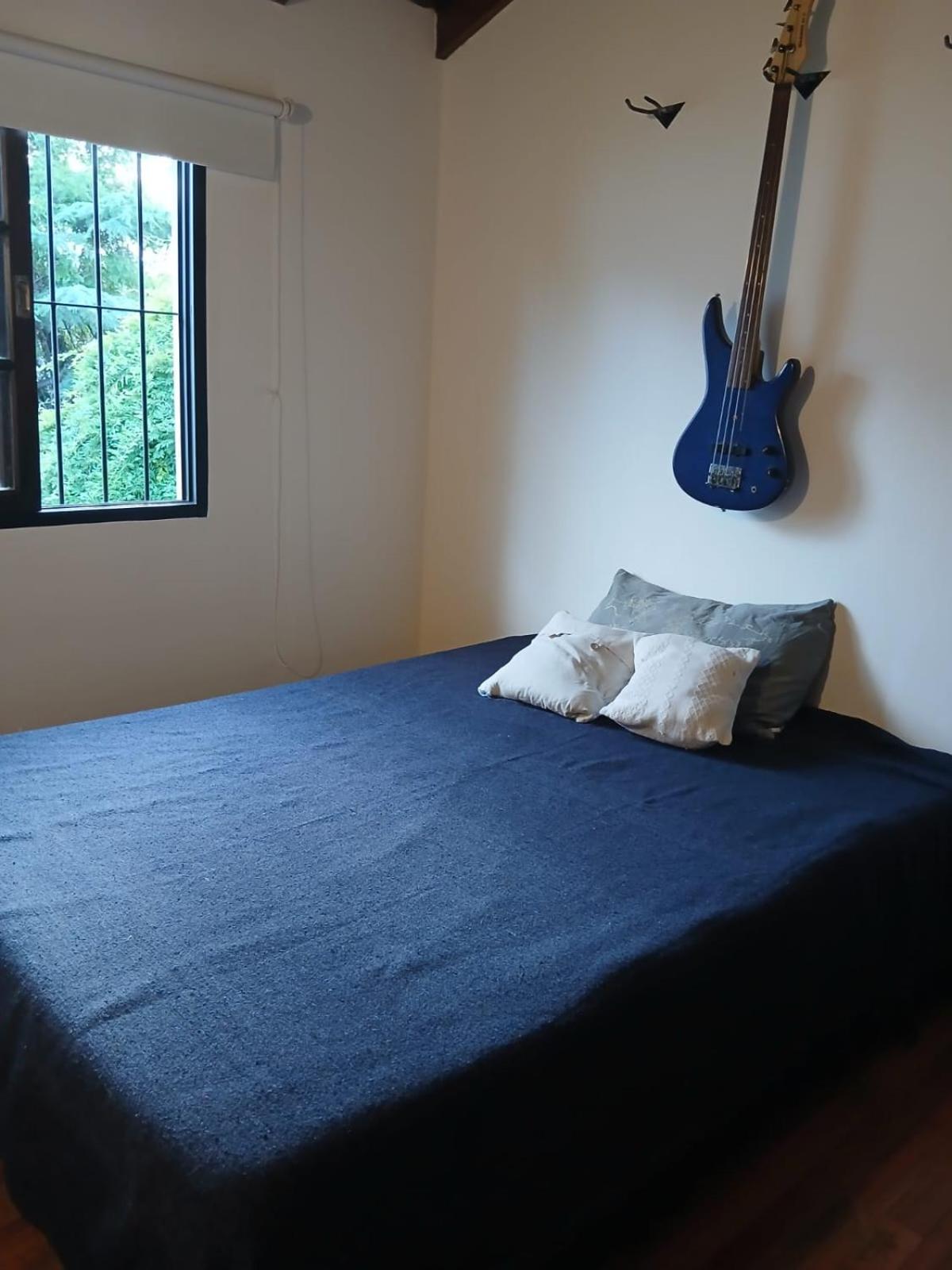Cómoda habitación con baño completo en Bajo de San Isidro