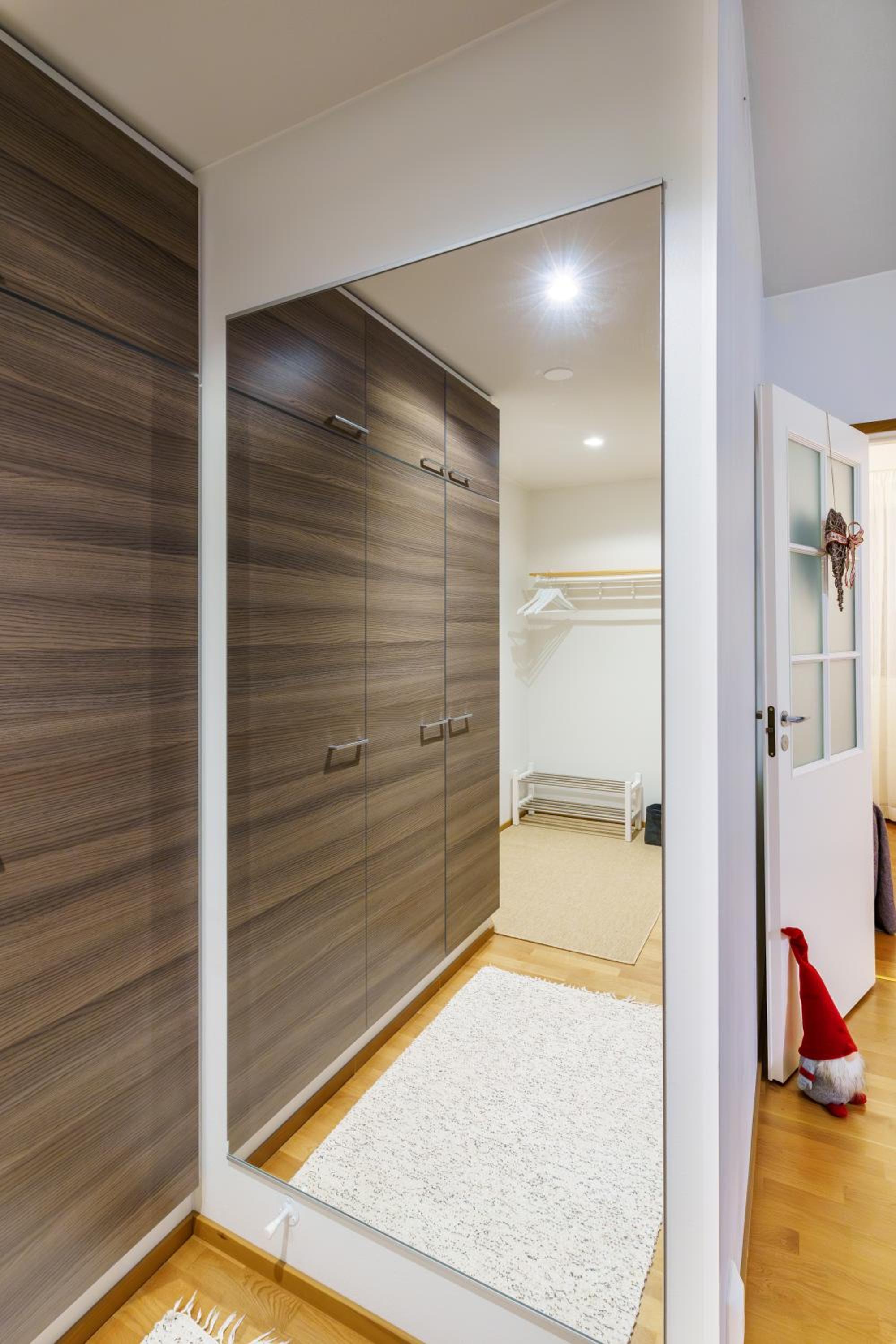 Adorable Arctic Apartments - Private Sauna & Free Parking