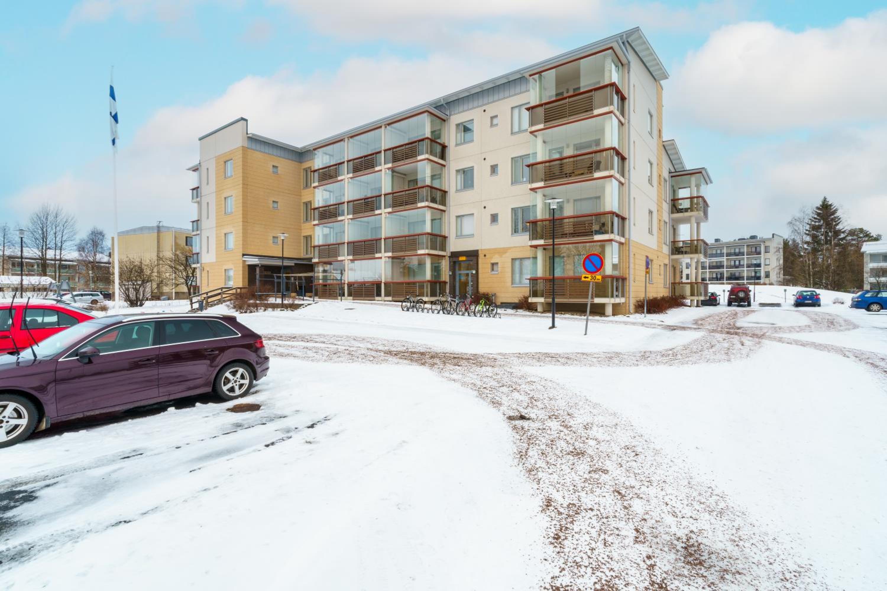 Adorable Arctic Apartments - Private Sauna & Free Parking