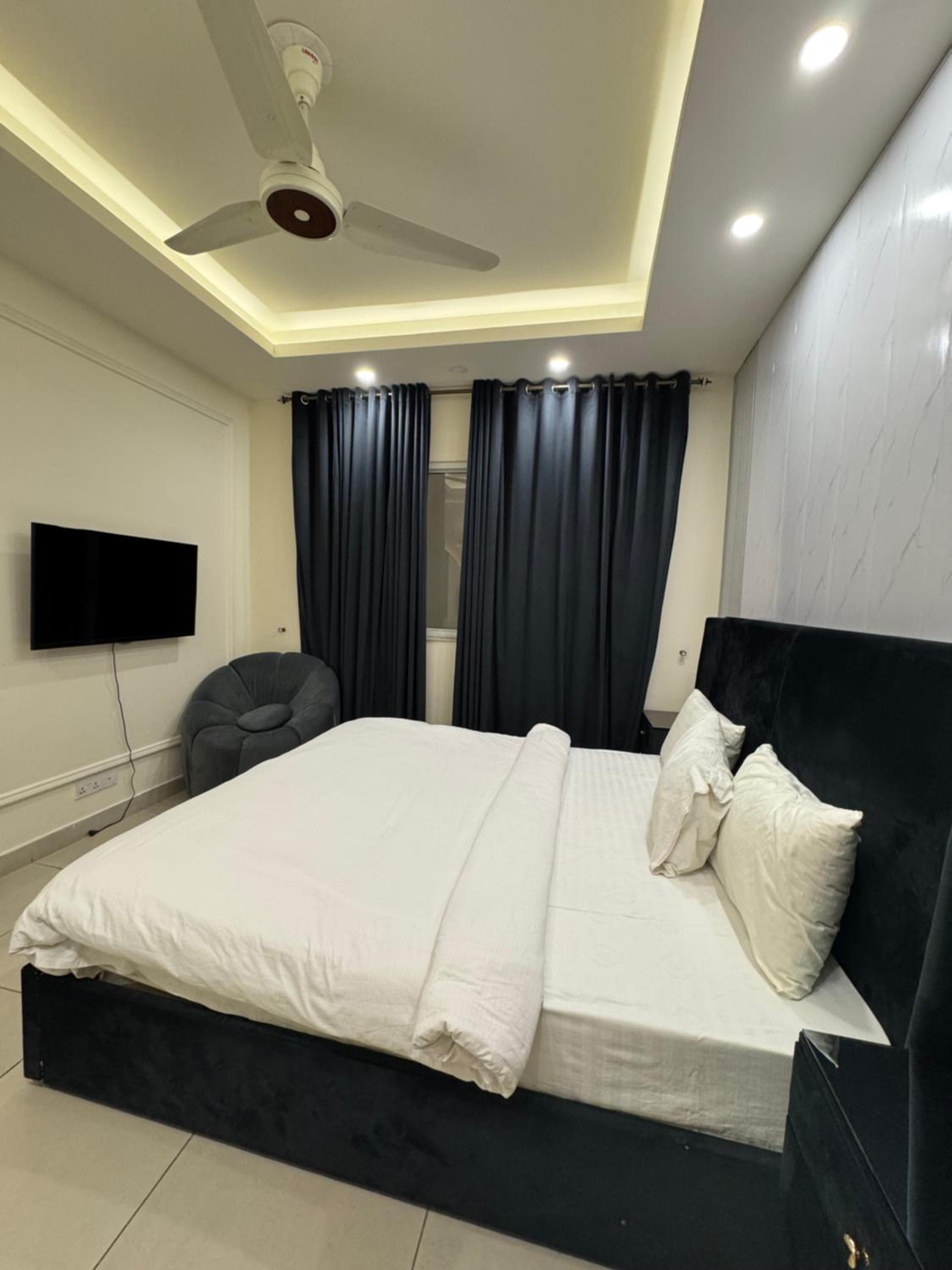 Elysium Tower Cozy 2Bhk with Netflix & City Views view 5