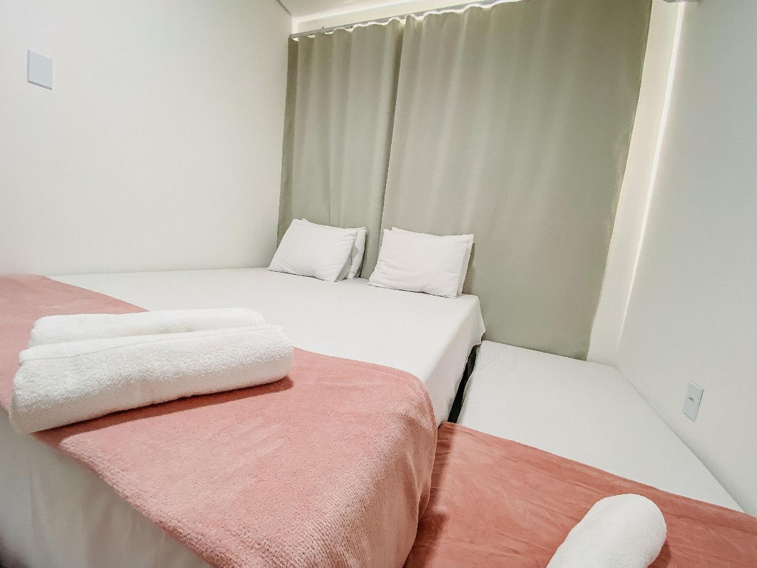 Casas Duplex todas com 3 suiítes ambas com ar condicionado, varanda, internet e churrasqueira privativa no Residencial Jardins de Taperpuã 2 codomínio a po