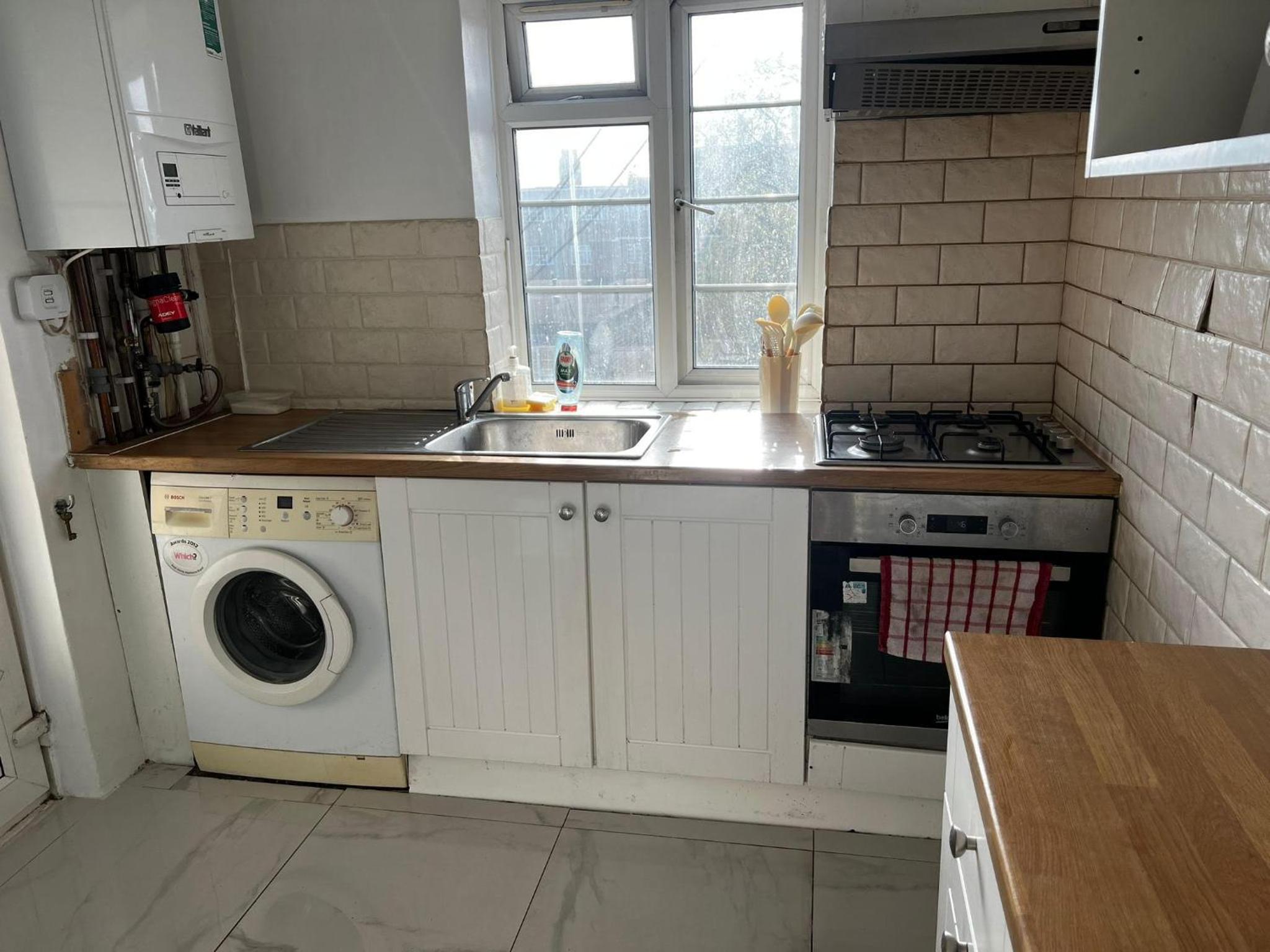 Spacious 2 Bed Flat in London