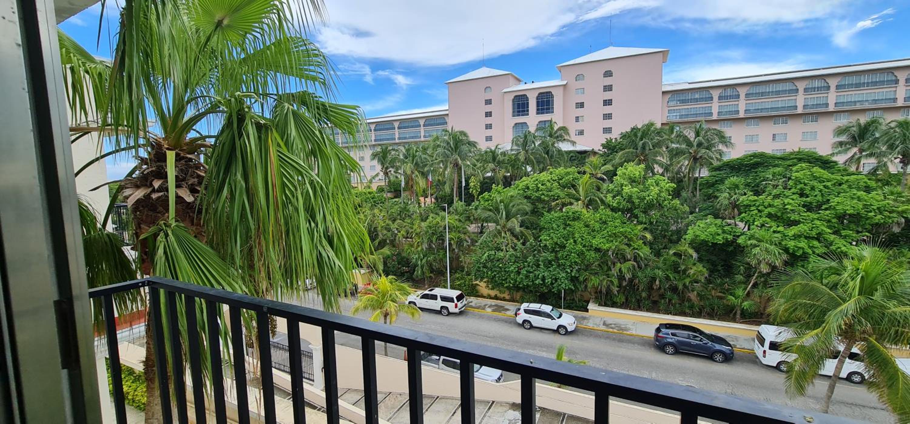 CASCADAS,stylish family villa poolside steps from beach