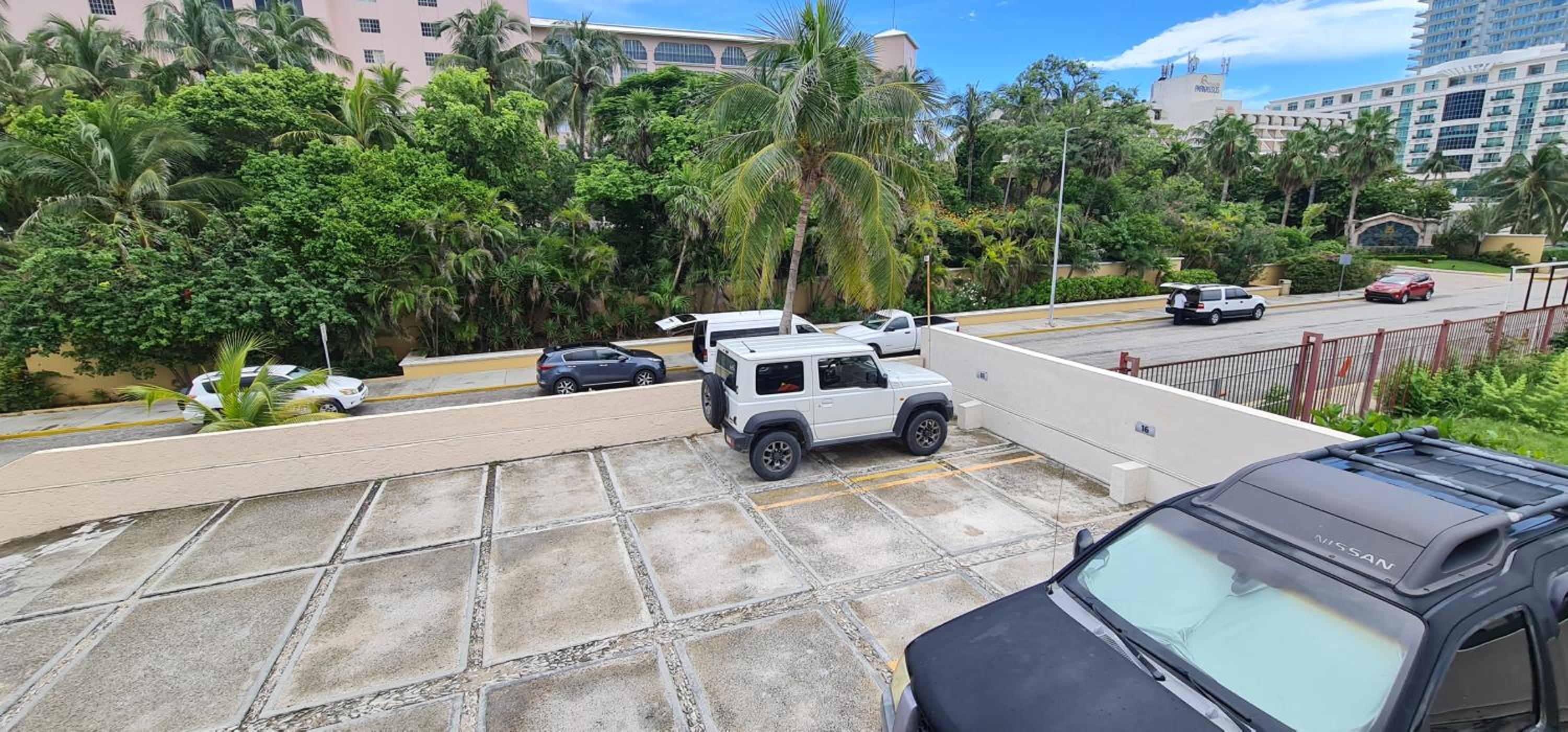 CASCADAS,stylish family villa poolside steps from beach