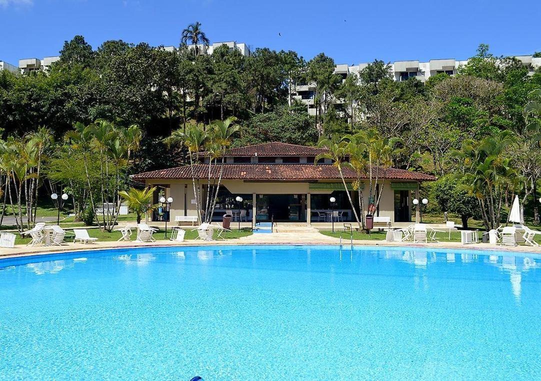 Duplex família em condomínio com área verde e portaria 24horas