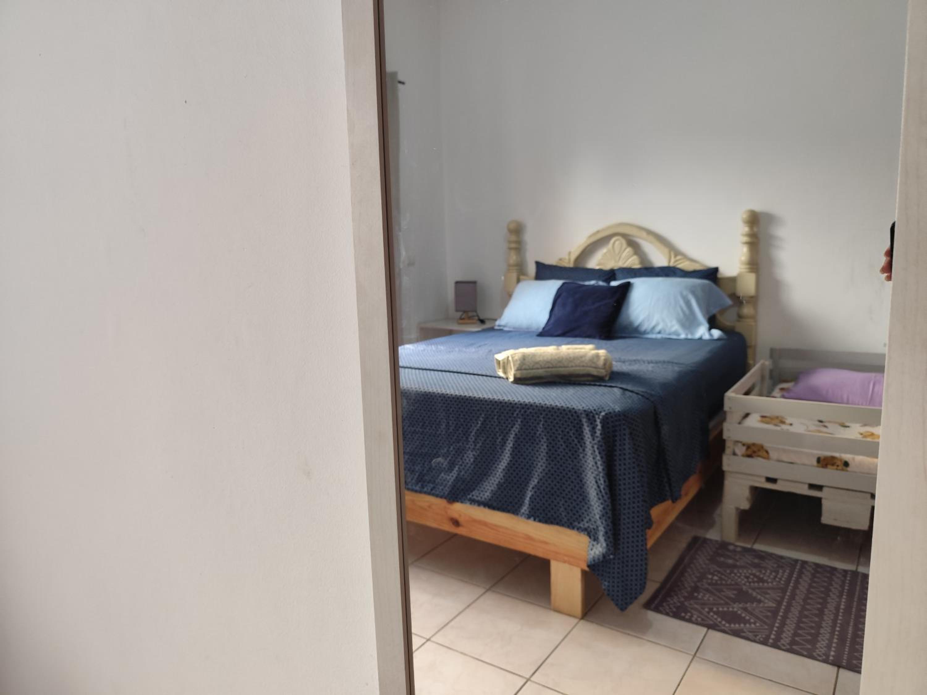 Mendes Family Guesthouse, and Services