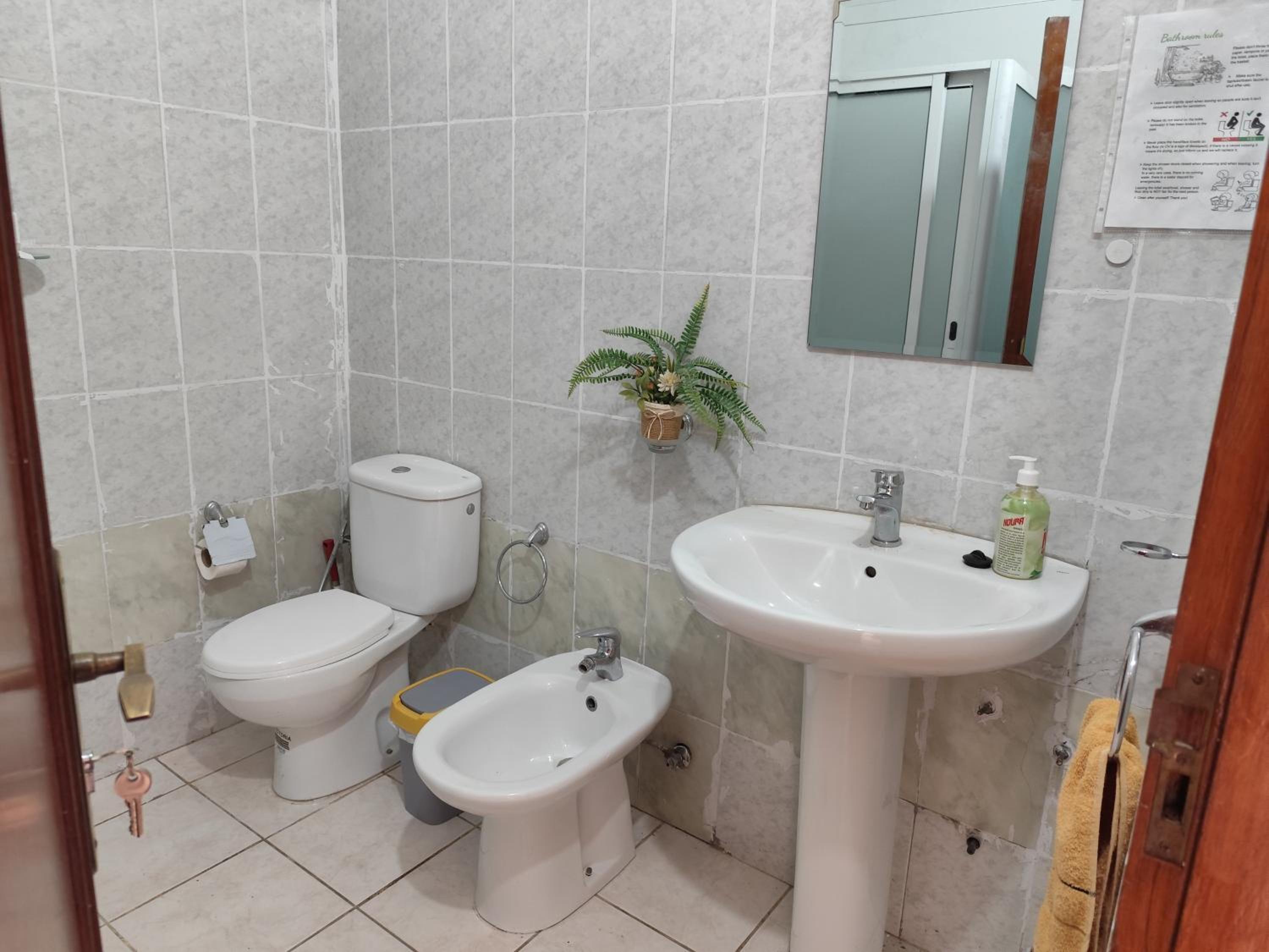 Mendes Family Guesthouse, and Services