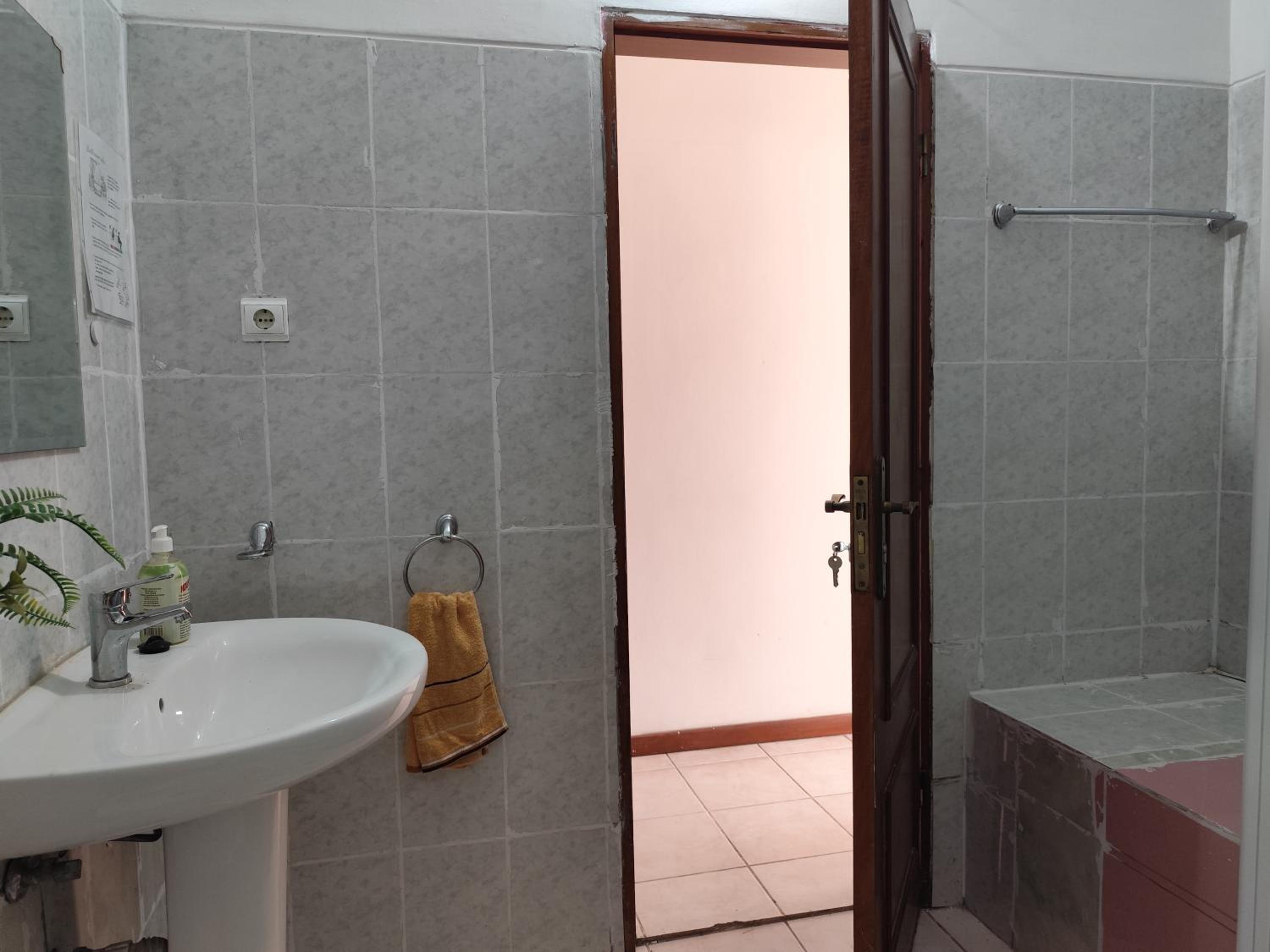Mendes Family Guesthouse, and Services