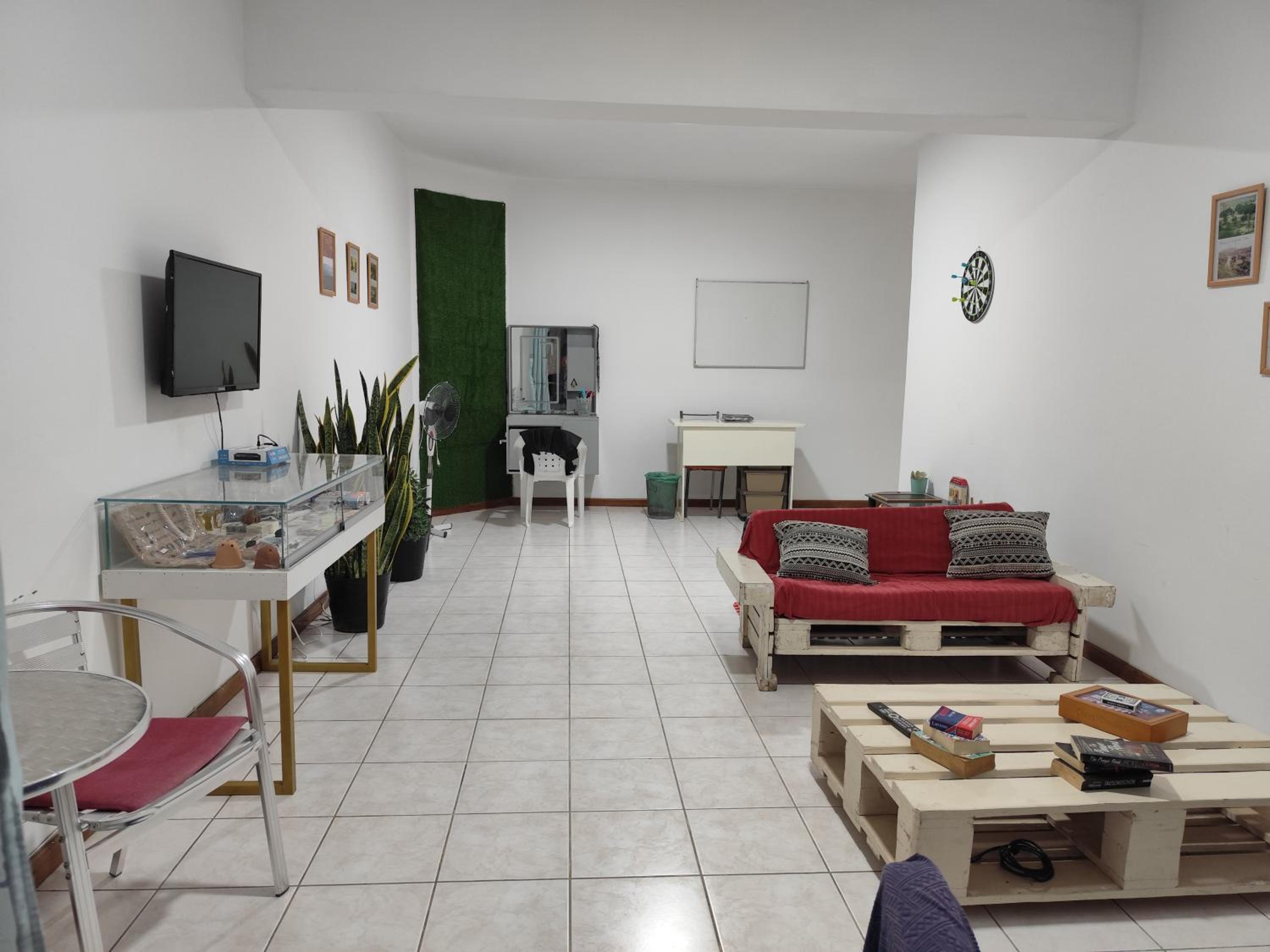 Mendes Family Guesthouse, and Services