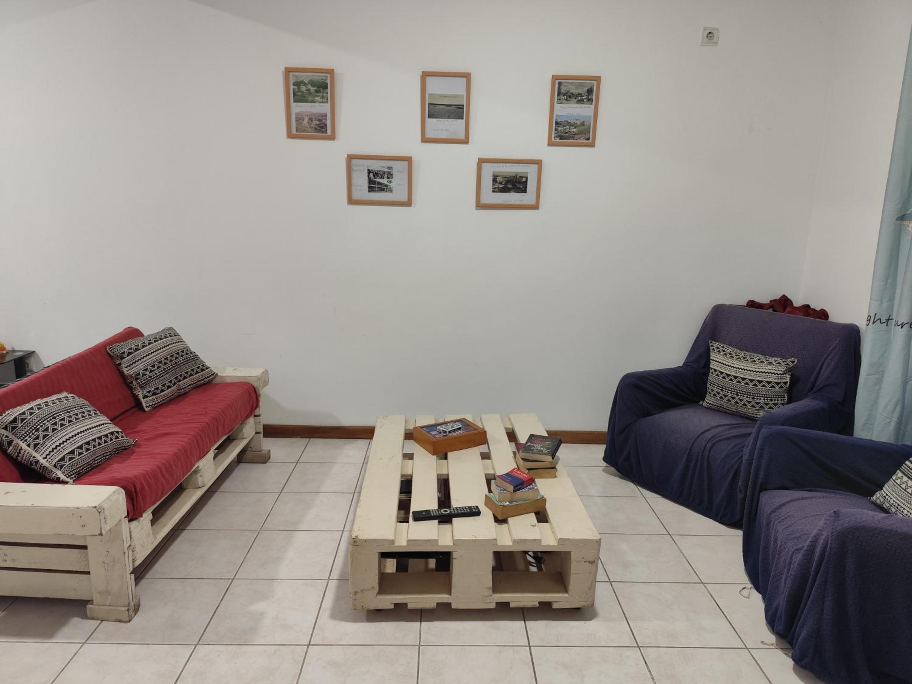 Mendes Family Guesthouse, and Services