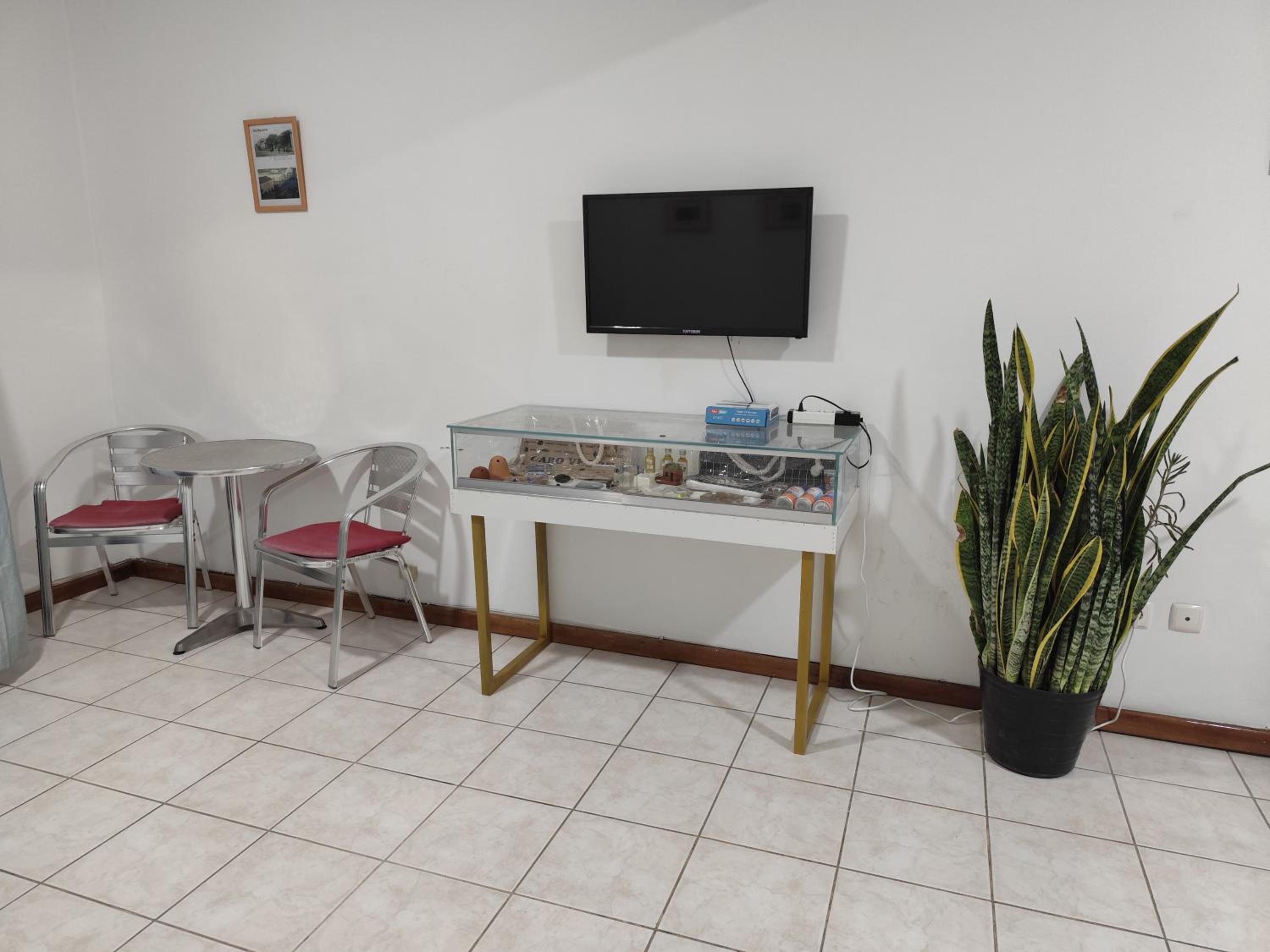 Mendes Family Guesthouse, and Services
