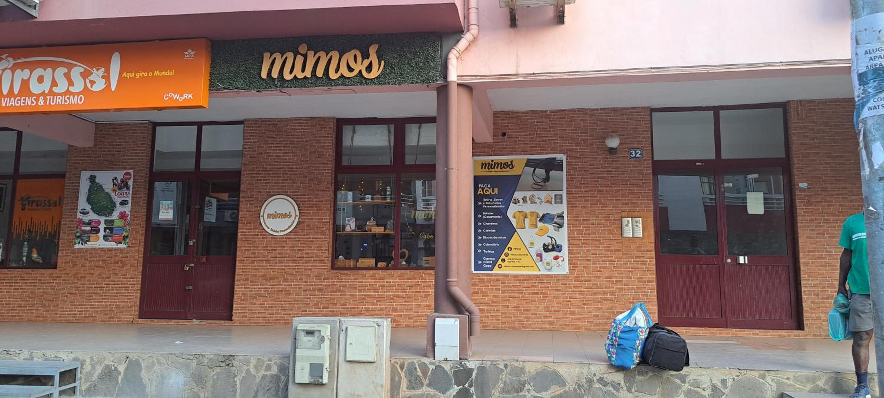 Mendes Family Guesthouse, and Services