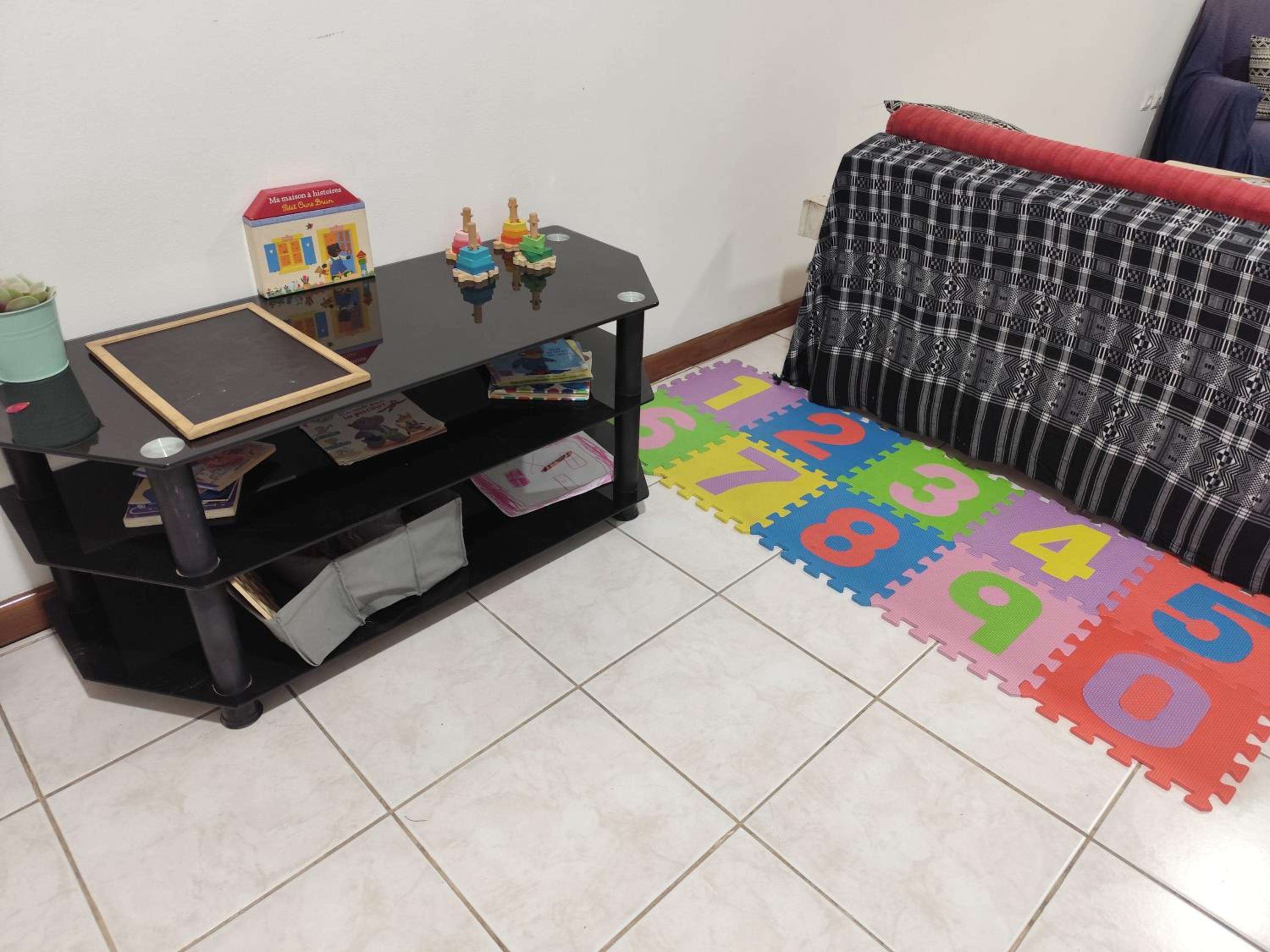 Mendes Family Guesthouse, and Services