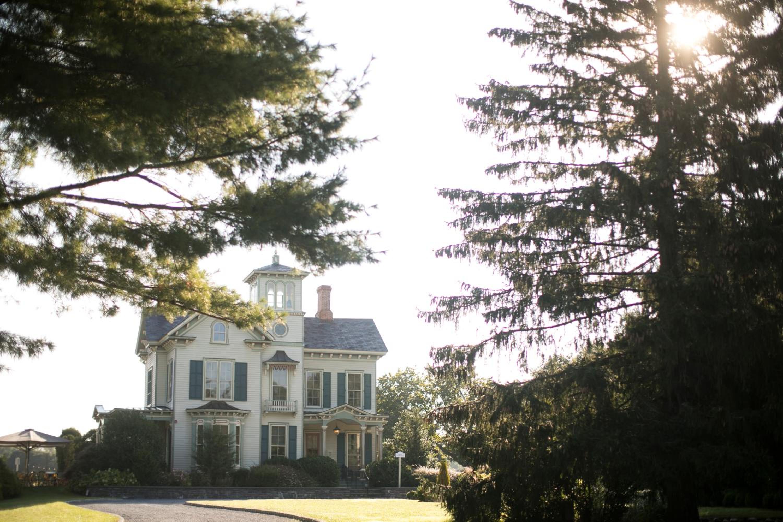 Jedediah Hawkins Inn