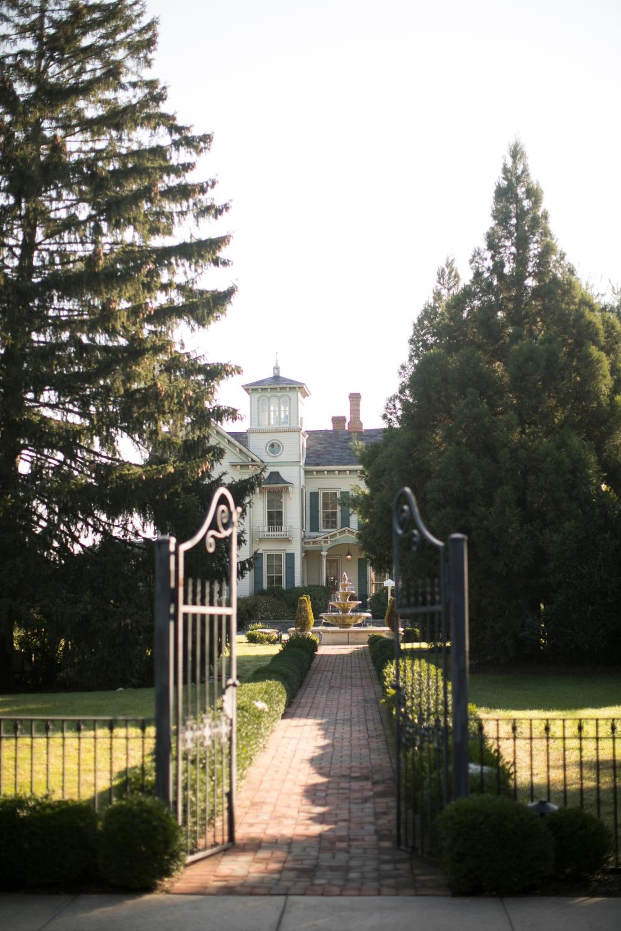 Jedediah Hawkins Inn