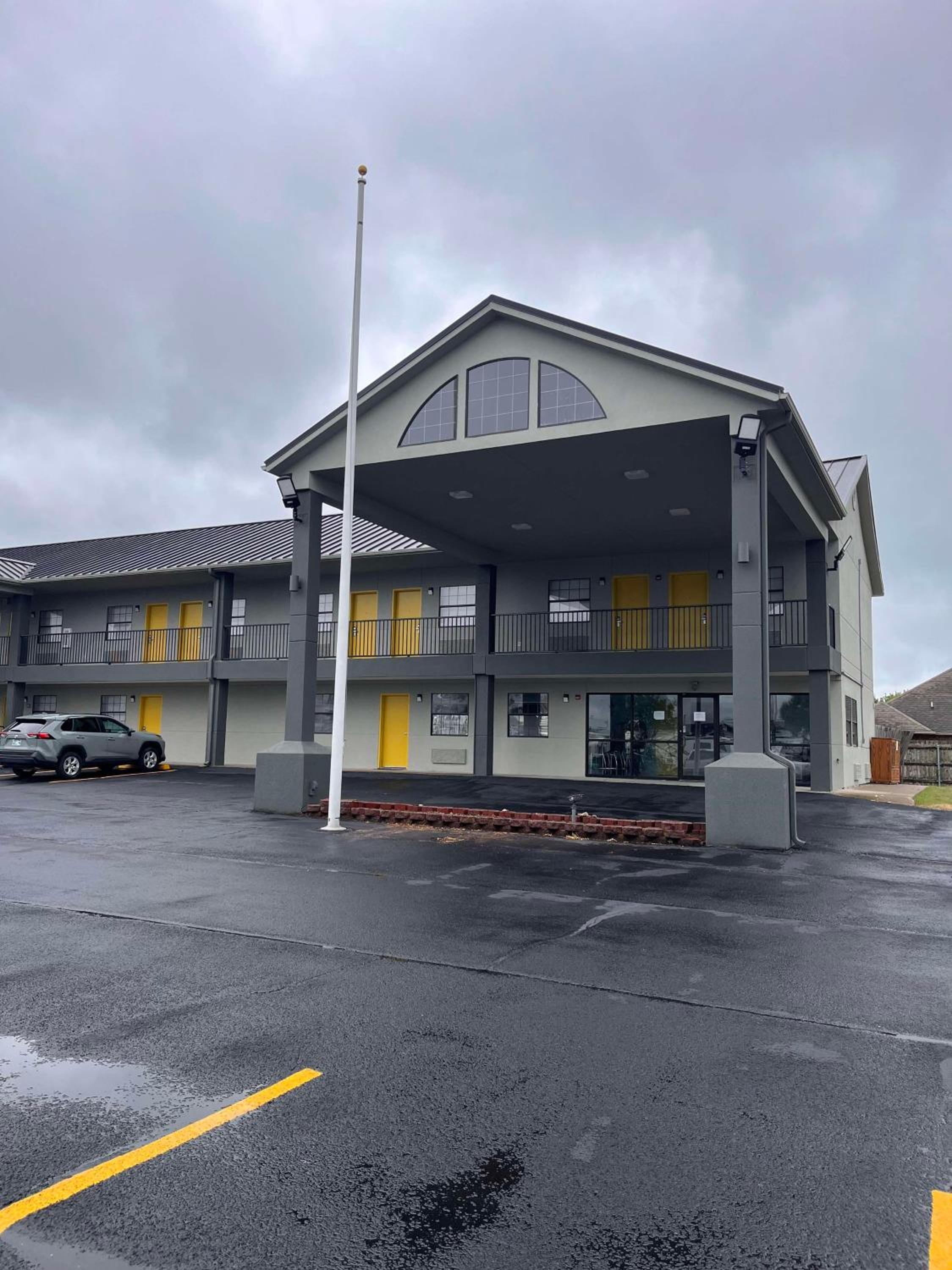 McAlester Vacations - SureStay by Best Western McAlester - Property Image 1