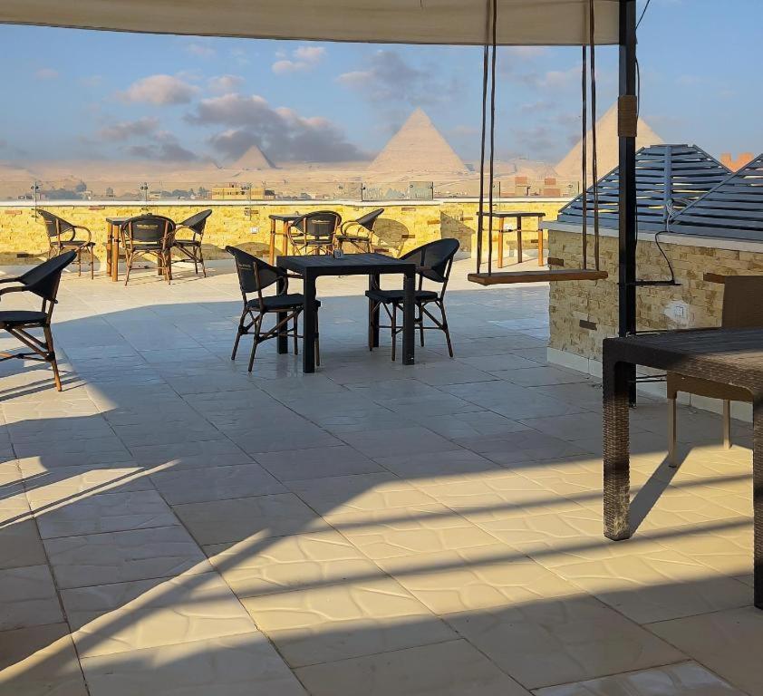 PYRAMIDS guest house