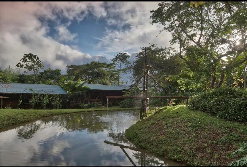 Finca Anjala - Architectural lodge on sustainable