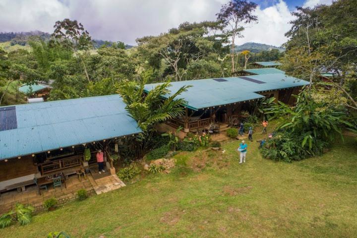 Finca Anjala - Architectural lodge on sustainable