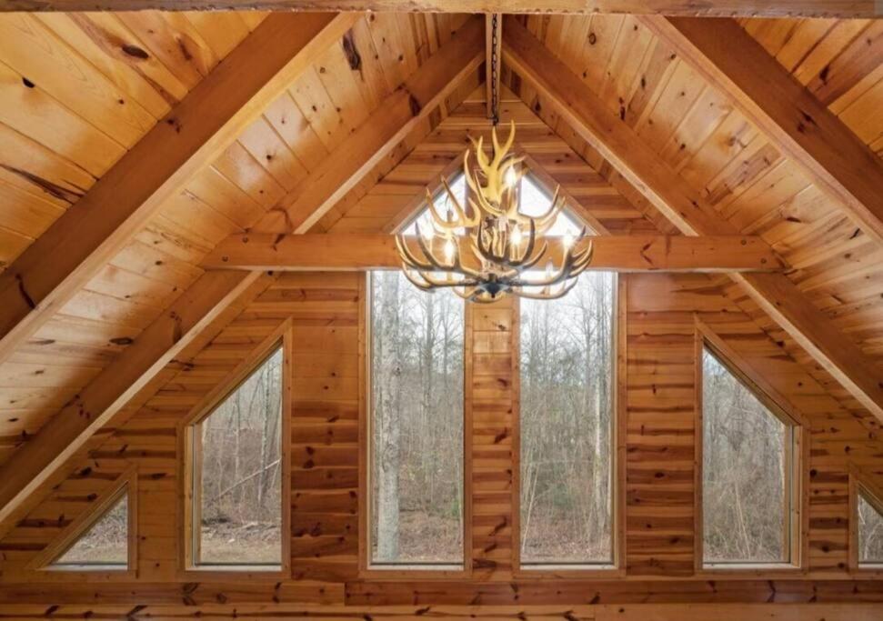 Woodland Ridge - Private 3 Bedrooms with Hot Tub view 3