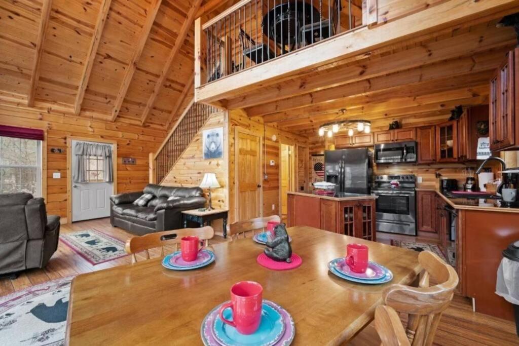 Woodland Ridge - Private 3 Bedrooms with Hot Tub view 4
