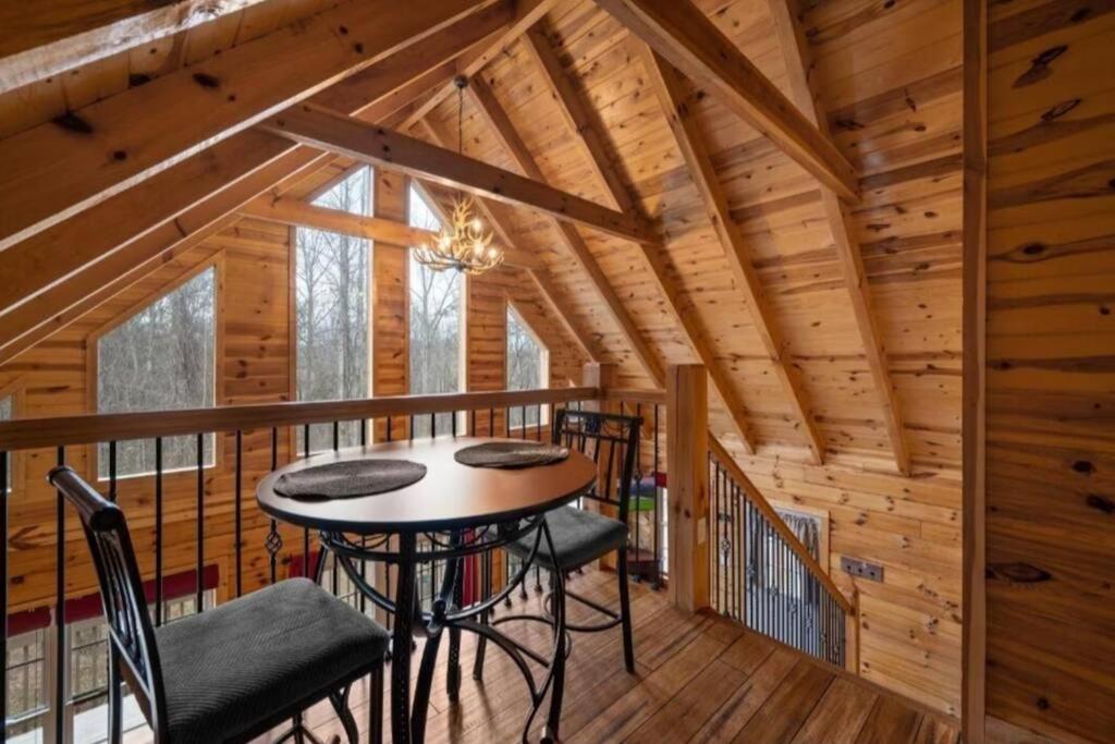 Woodland Ridge - Private 3 Bedrooms with Hot Tub view 5
