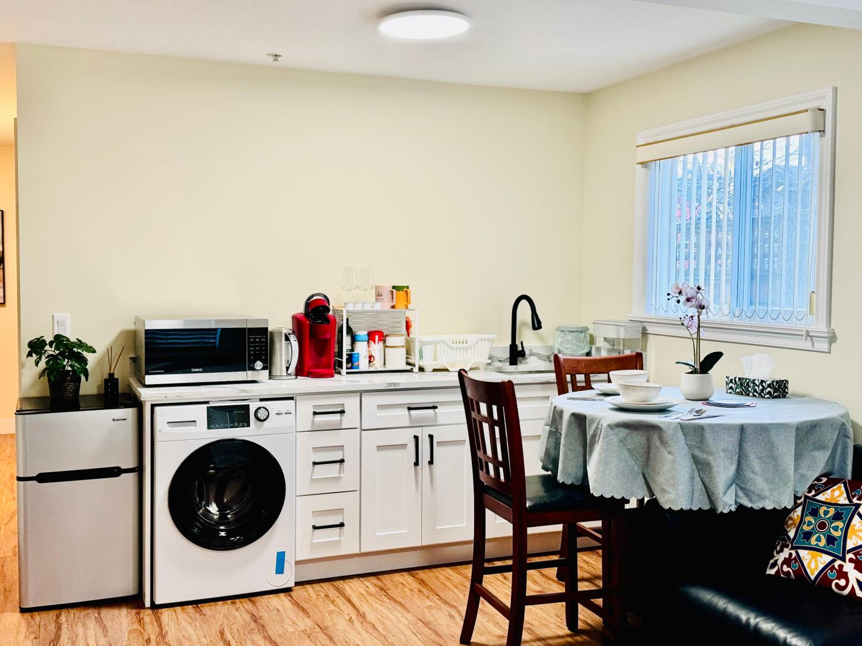 Cozy 2 beds Spacious rooms,Close to transit
