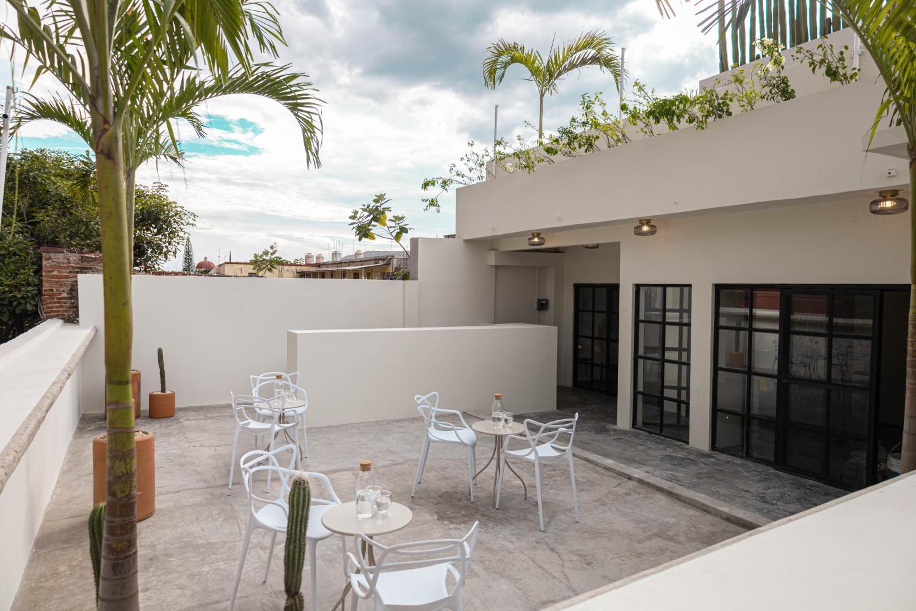 Casa Lumos - Minimalist Comfort Suites in Centro Historico
