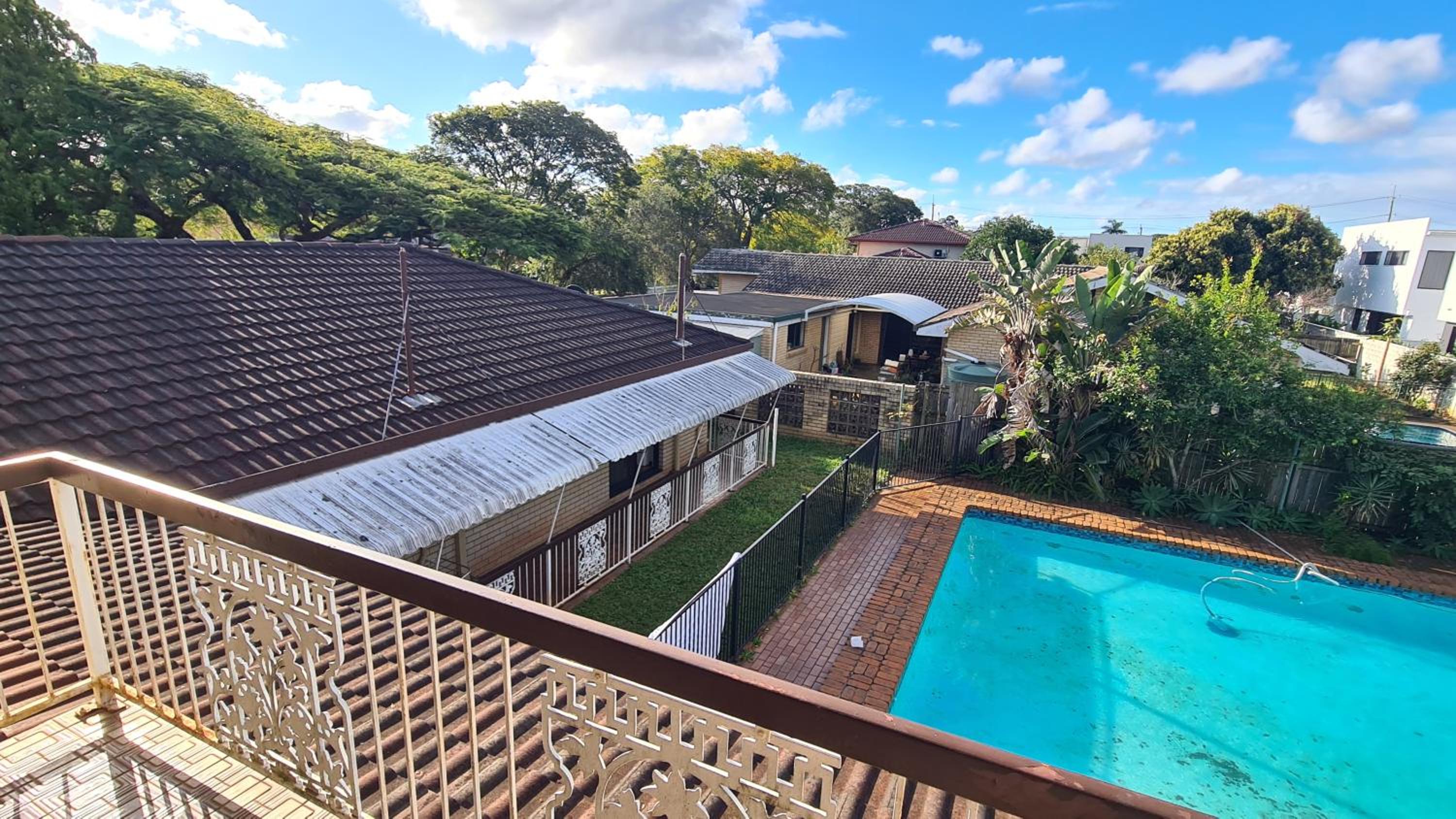 4BR big family house with huge pool