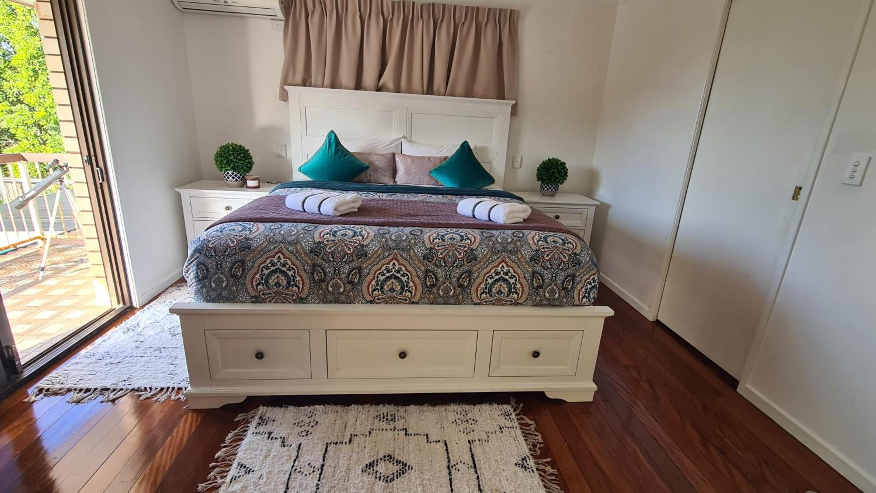 4BR big family house with huge pool