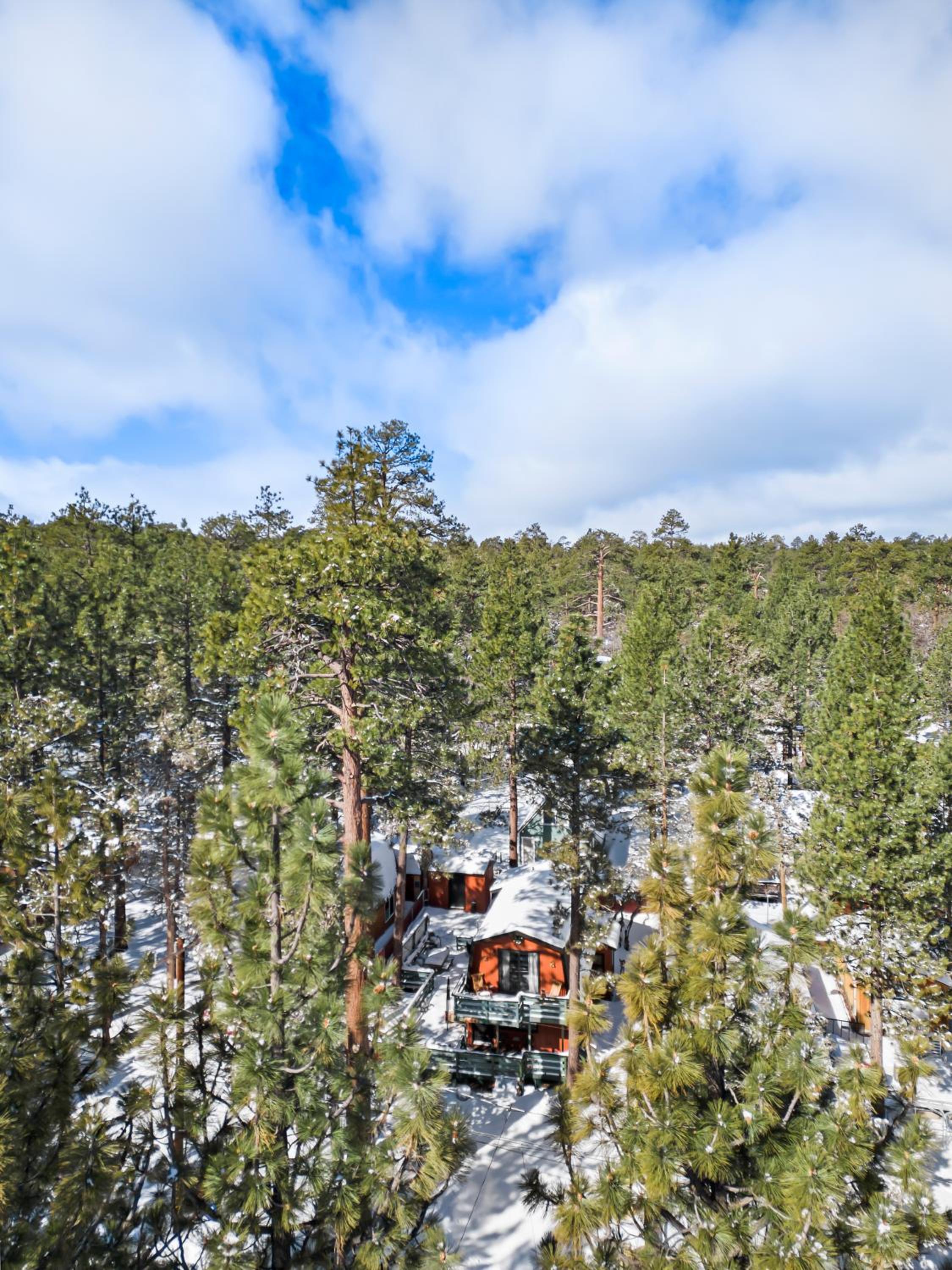 Hotel Sugar in the Raw Cabin - Hot Tub - Image 1