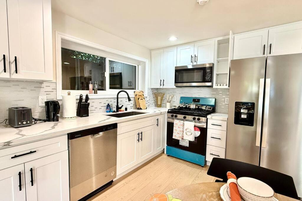 Jies choice Contemporary Elegance in Altadena - Property Image 26