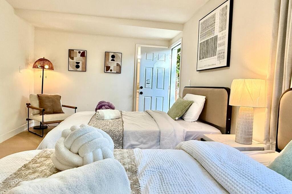 Jies choice Contemporary Elegance in Altadena - Property Image 32
