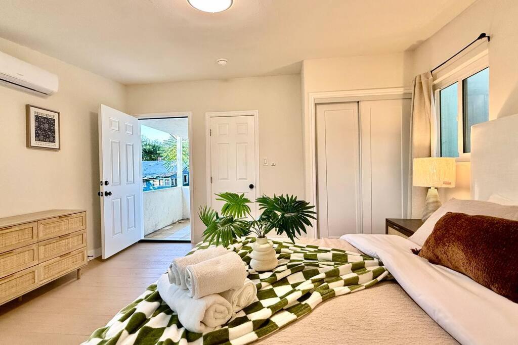 Jies choice Contemporary Elegance in Altadena - Property Image 34