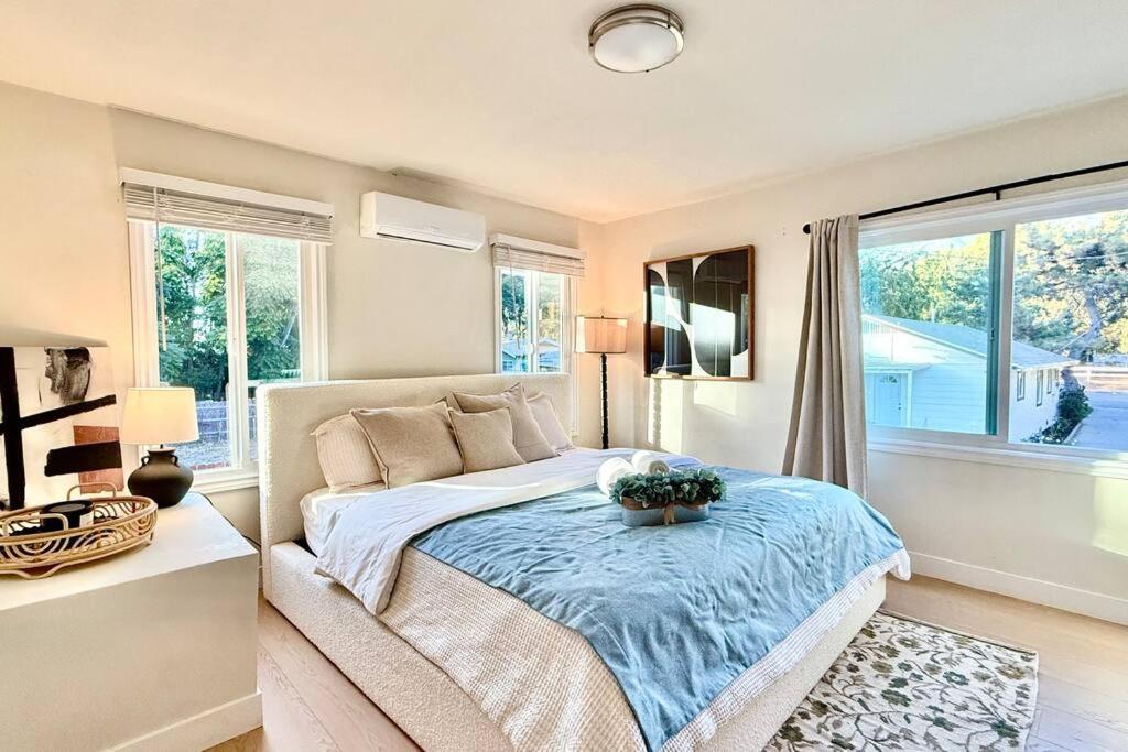Jies choice Contemporary Elegance in Altadena - Property Image 36