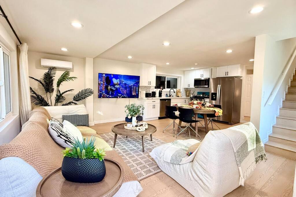 Jies choice Contemporary Elegance in Altadena - Property Image 43