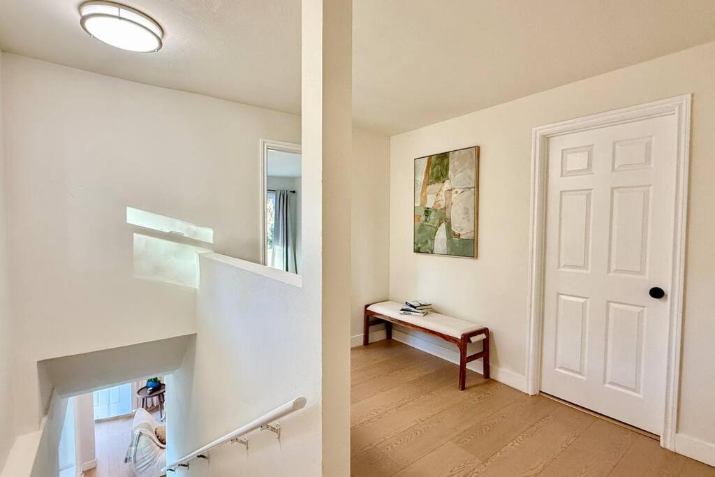 Jies choice Contemporary Elegance in Altadena - Property Image 5