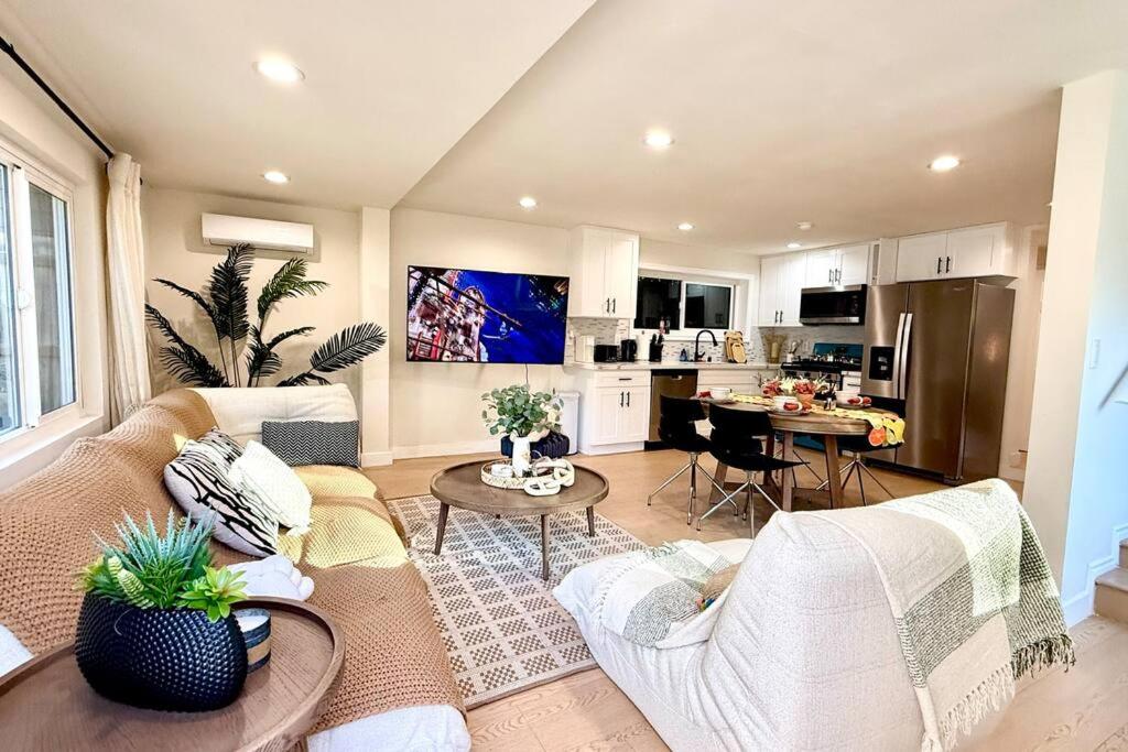 Jies choice Contemporary Elegance in Altadena - Property Image 20