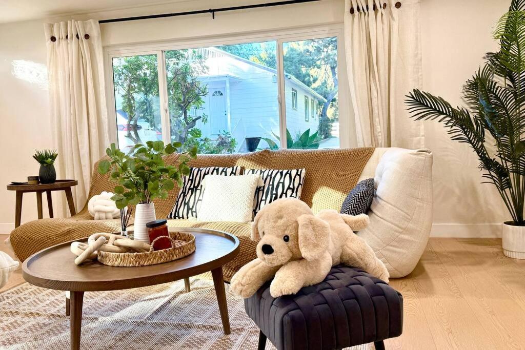 Jies choice Contemporary Elegance in Altadena - Property Image 23