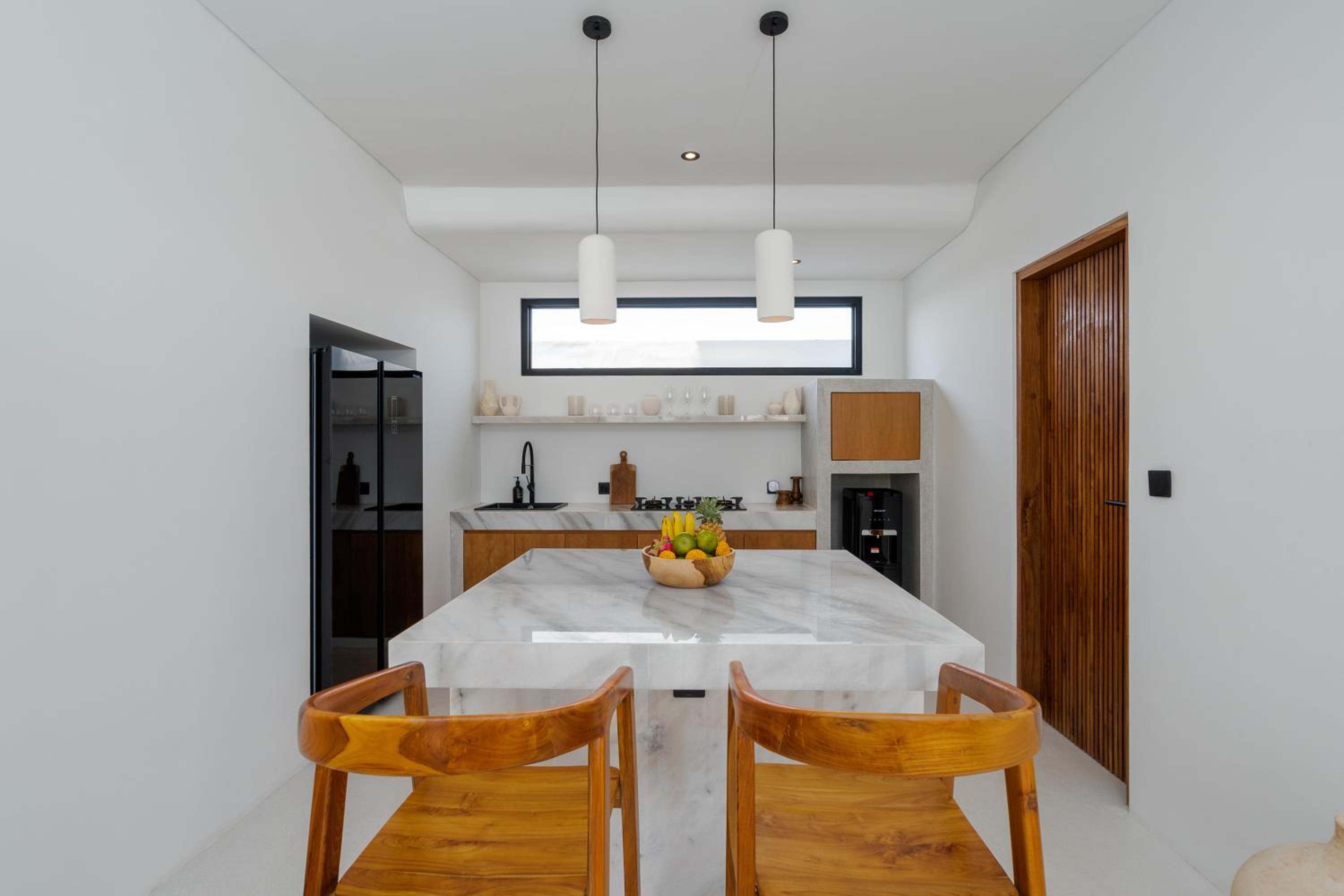Villa Irie - 3BR Luxury Villa with Rooftop Jacuzzi near Seseh Beach