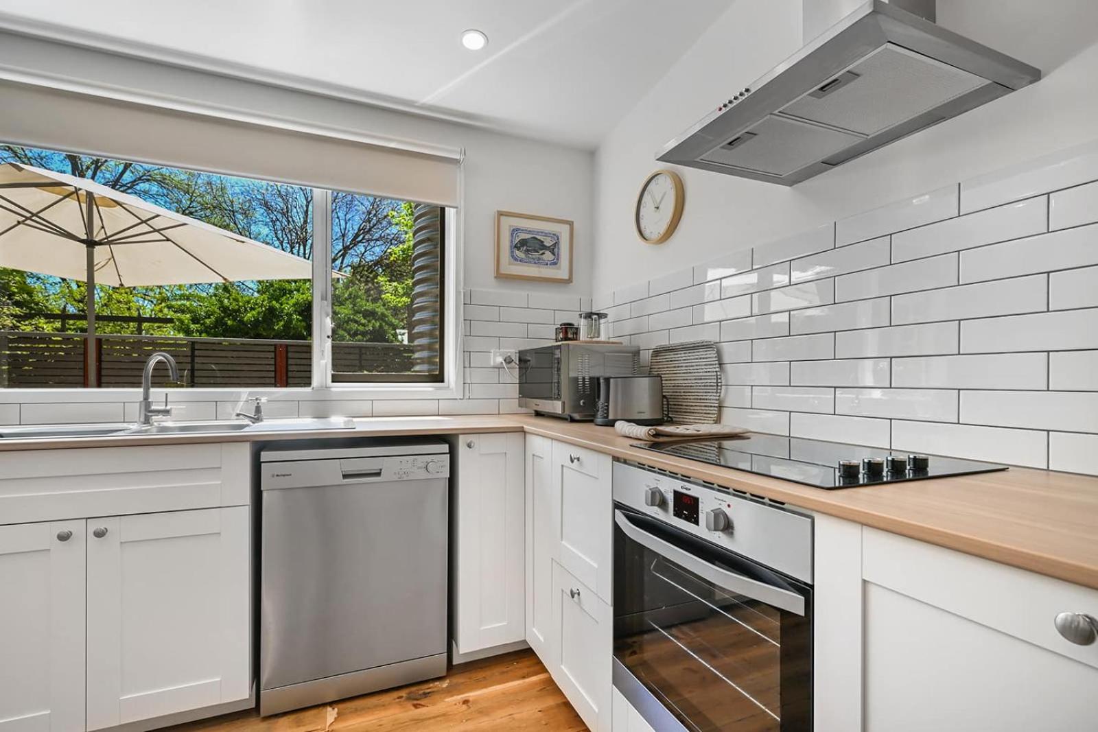 Greenwood Cottage - Close to CBD, Leafy Backyard