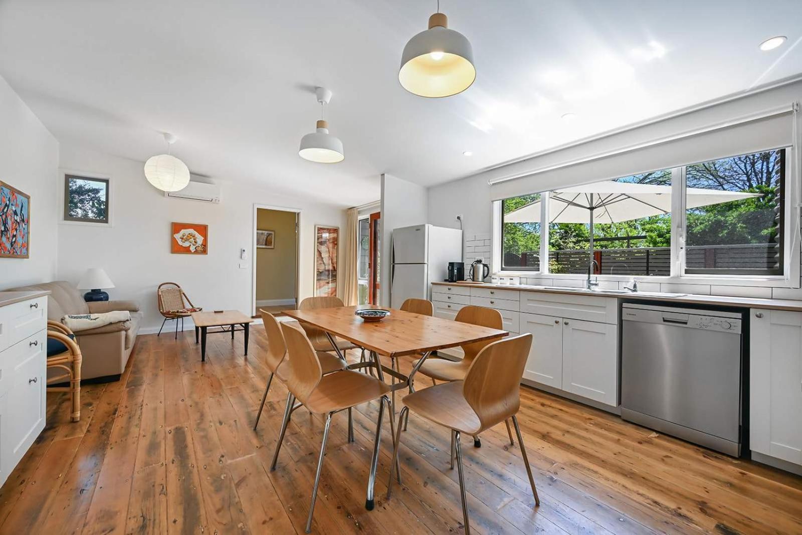 Greenwood Cottage - Close to CBD, Leafy Backyard